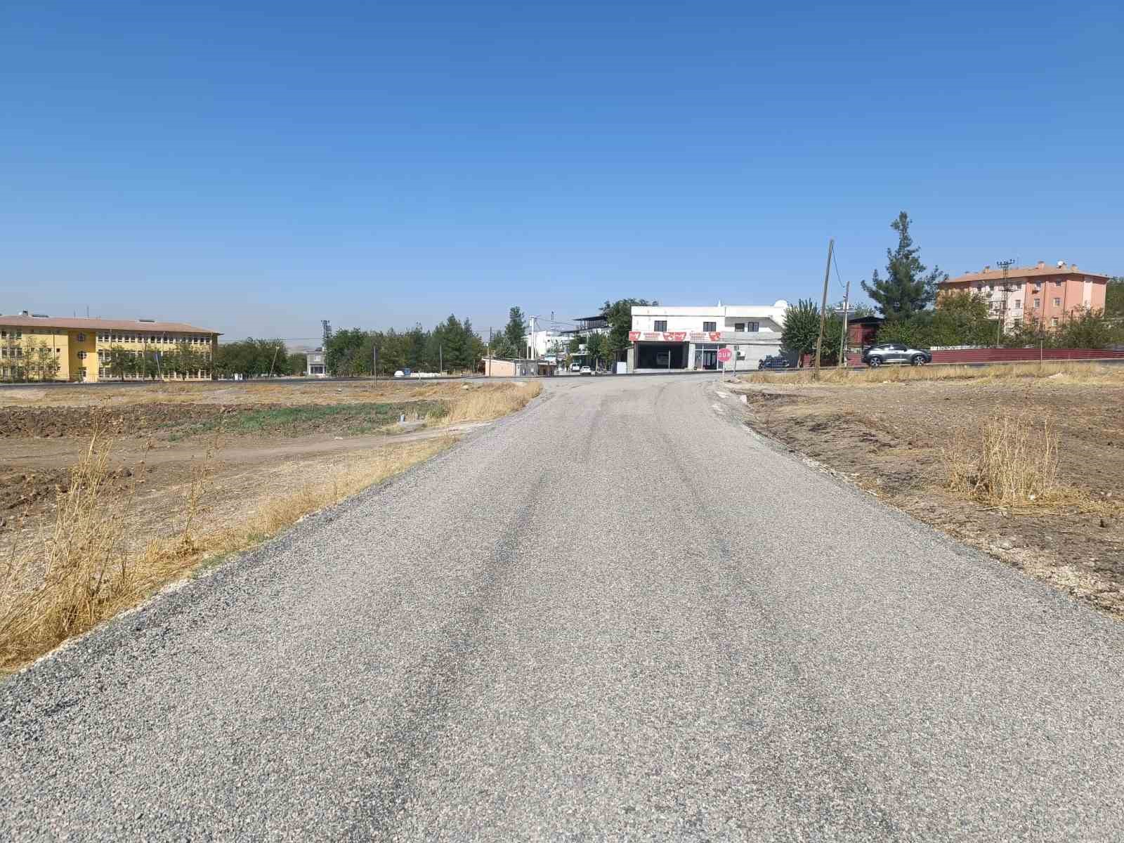 Diyarbakır’da kırsal mahallelerde yol çalışmaları sürüyor