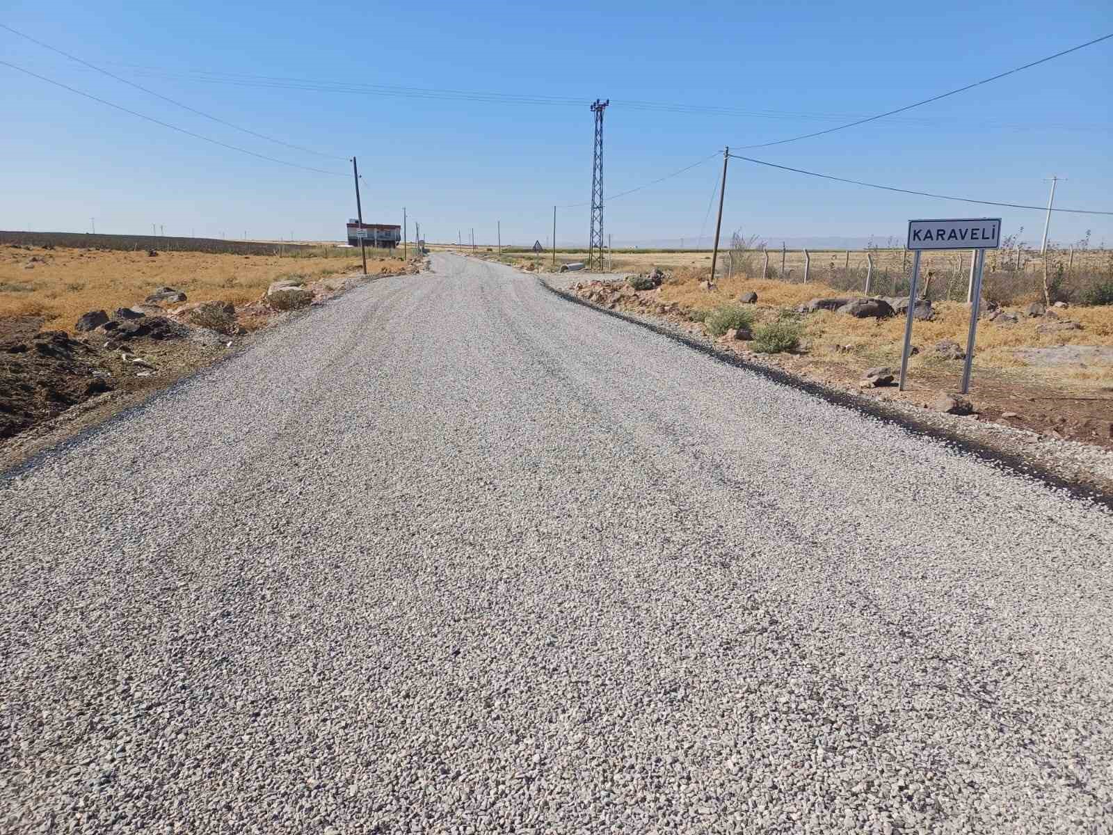 Diyarbakır’da kırsal mahallelerde yol çalışmaları sürüyor