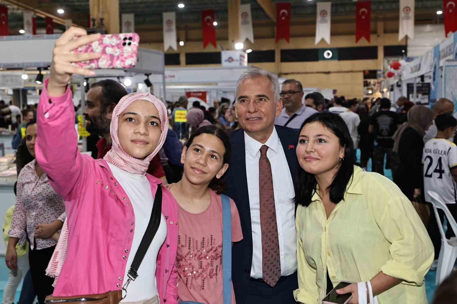 Denizlililer kitap fuarına akın etti