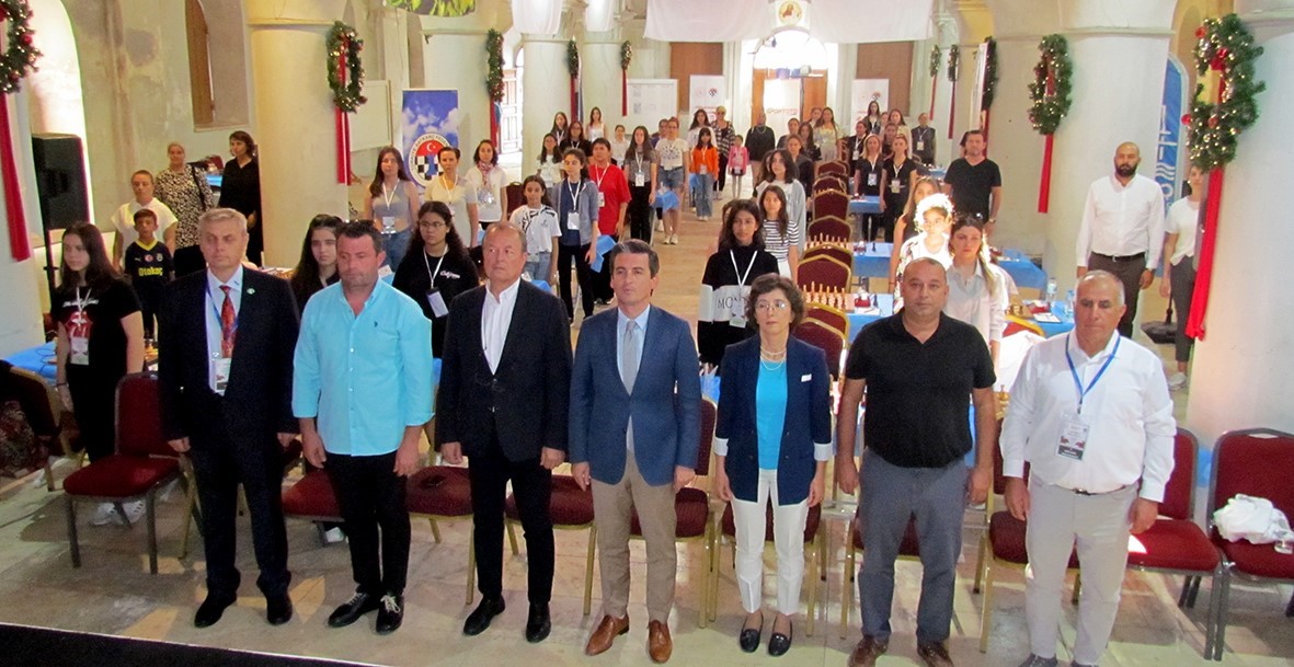 Cumhuriyetin 100. yılında Satrancın Usta Kadınları Çeşme’de Buluştu