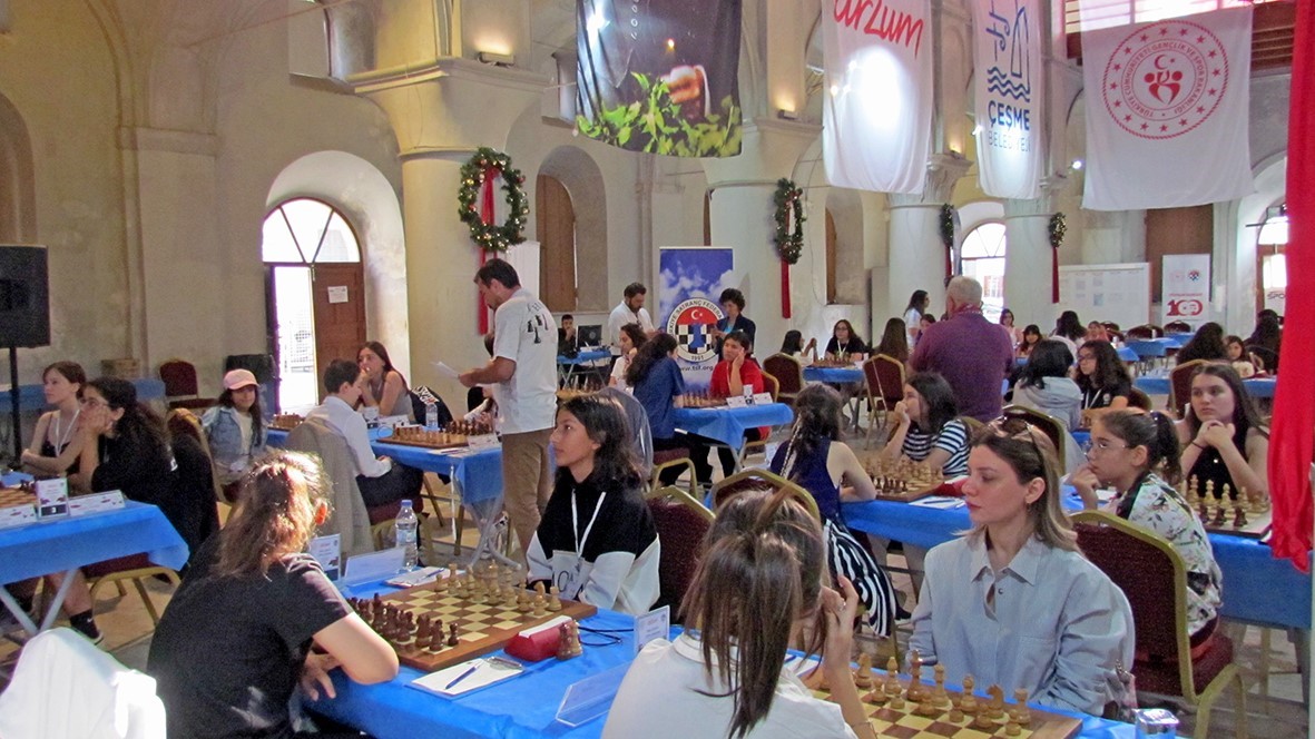 Cumhuriyetin 100. yılında Satrancın Usta Kadınları &Ccedil;eşme&rsquo;de Buluştu
