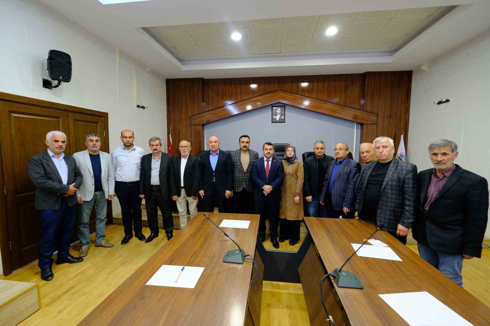 Akdağmadeni’nde belediye meclisi üyelerinden Filistin halkına destek İsrail’e kınama