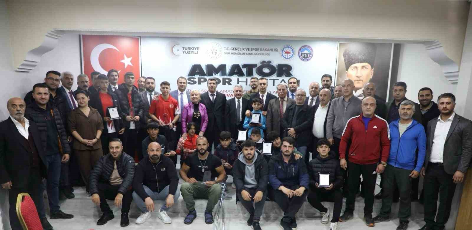 Ağrı’da Amatör Sporun Enleri Ödül Töreni Gerçekleştirildi
