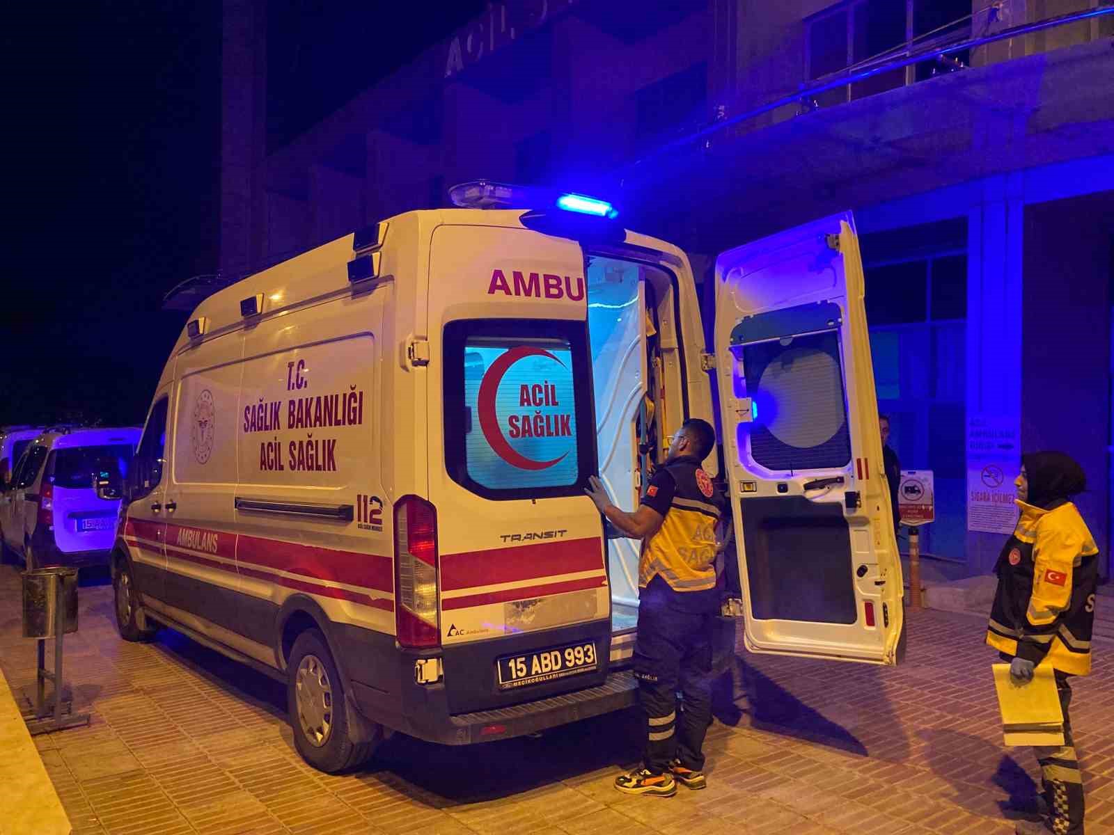 Burdur&rsquo;da kapalı cezaevinde h&uuml;k&uuml;ml&uuml;, infaz koruma memurunu bı&ccedil;akla yaraladı
