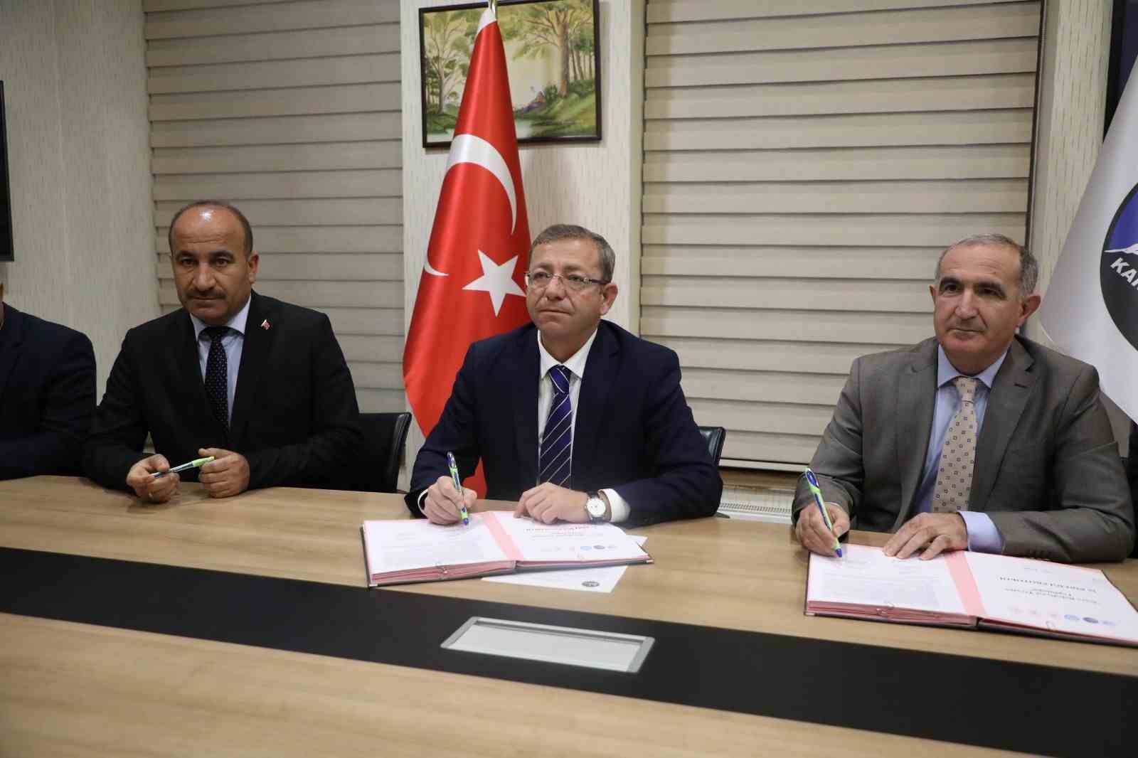 Kars’ta Tiyatro Topluluğu protokolü imzalandı