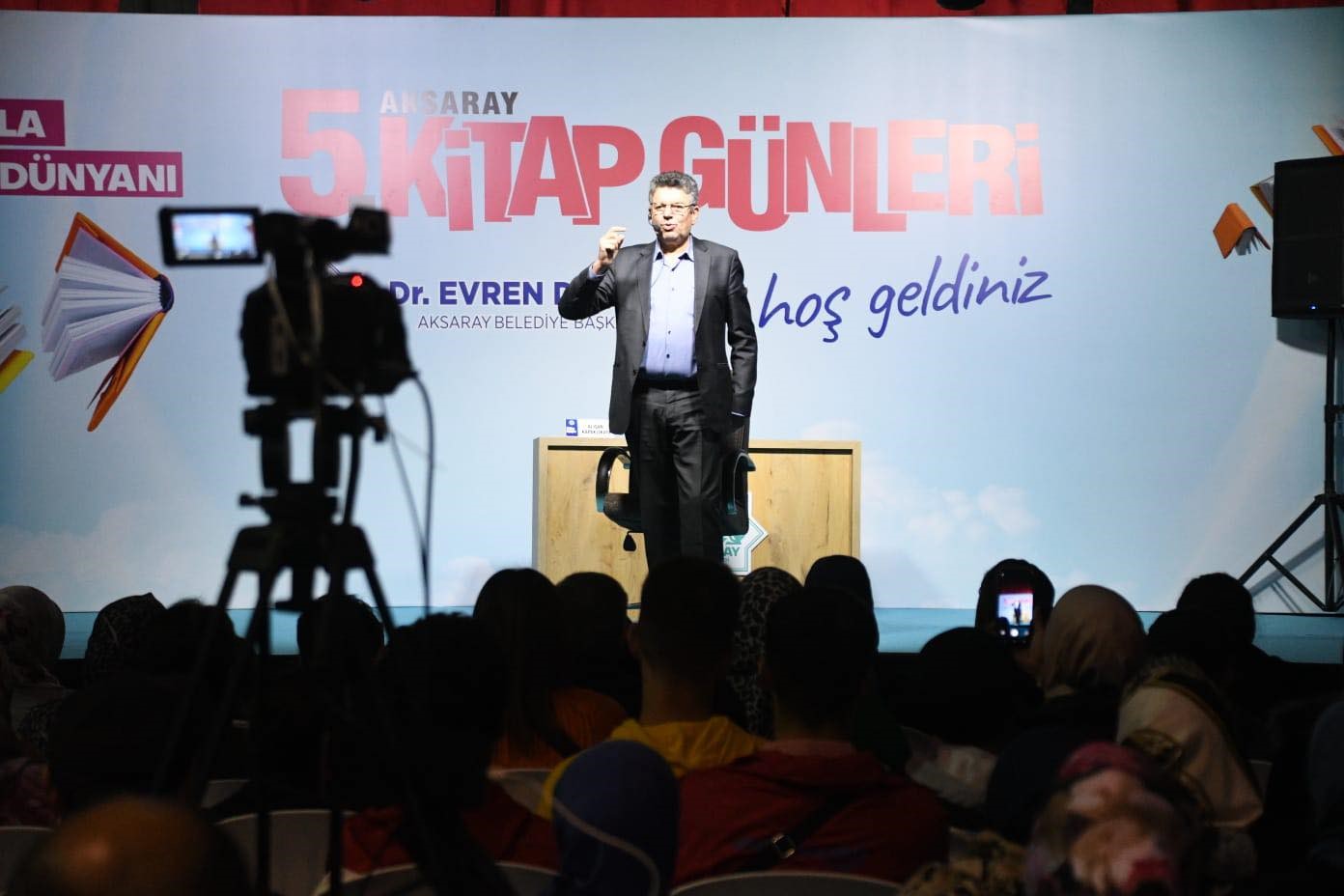 Aksaray’daki kitap günlerinde Alişan Kapaklıkaya söyleşisi