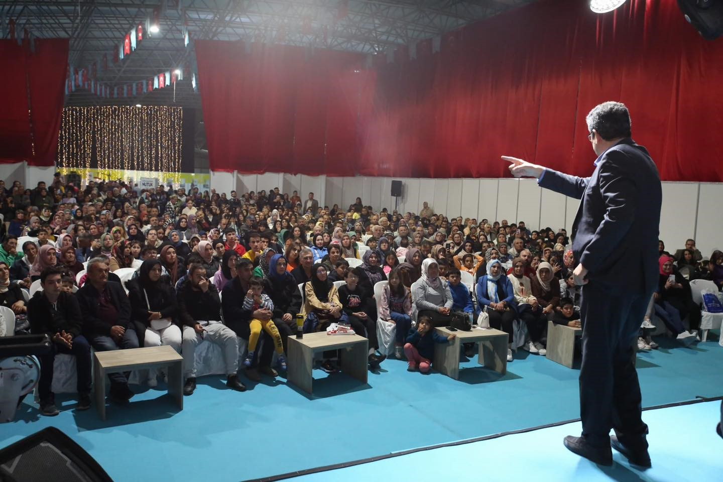 Aksaray&rsquo;daki kitap g&uuml;nlerinde Alişan Kapaklıkaya s&ouml;yleşisi
