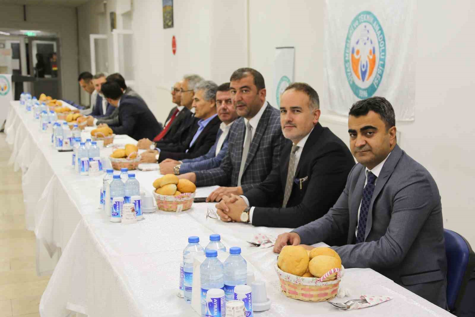 STSO Başkanı Özdemir: “Meslek liselerini ve mesleki eğitimi çok önemsiyoruz”