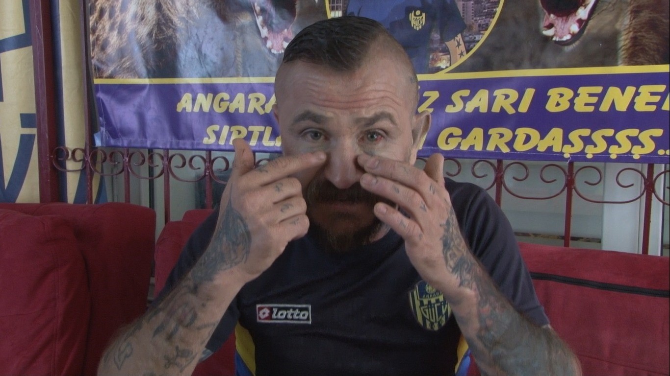 "Benekli Ayhan" lakabıyla tanınan Ayhan Ko&ccedil;: "Bana &ouml;ld&uuml; demişler ama ben olaydan sonra 12 saat otob&uuml;s yolculuğu yaptım"
