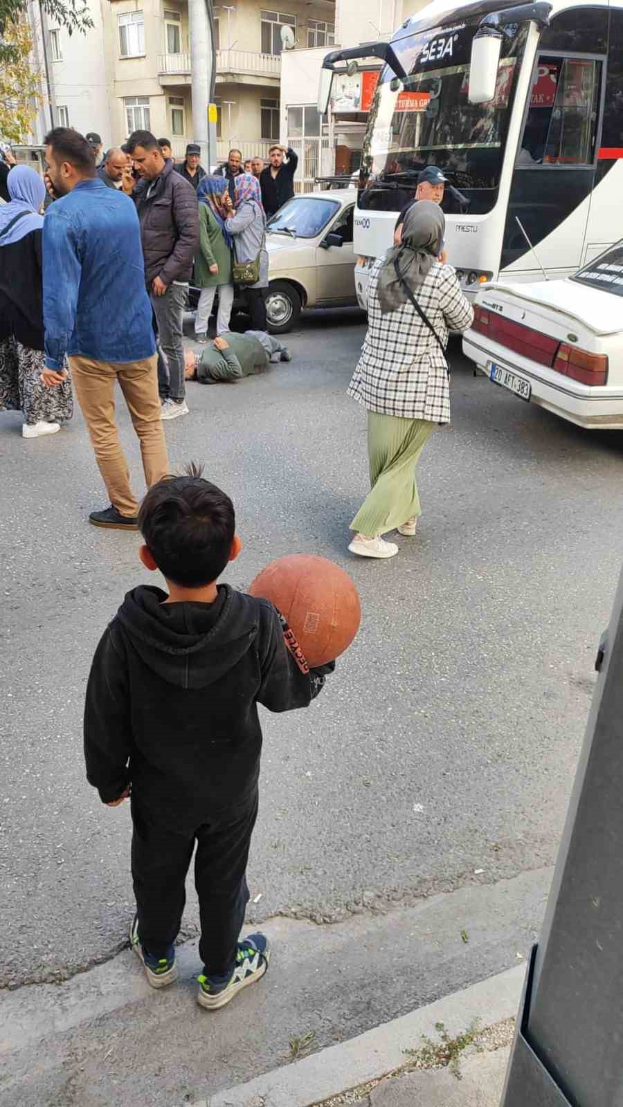 Otobüsün çarptığı yaşlı adam hayatını kaybetti