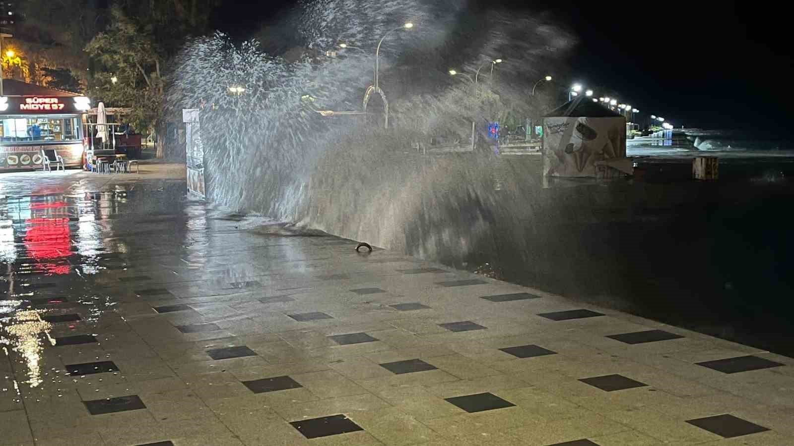 Sinop'ta fırtına uyarısı