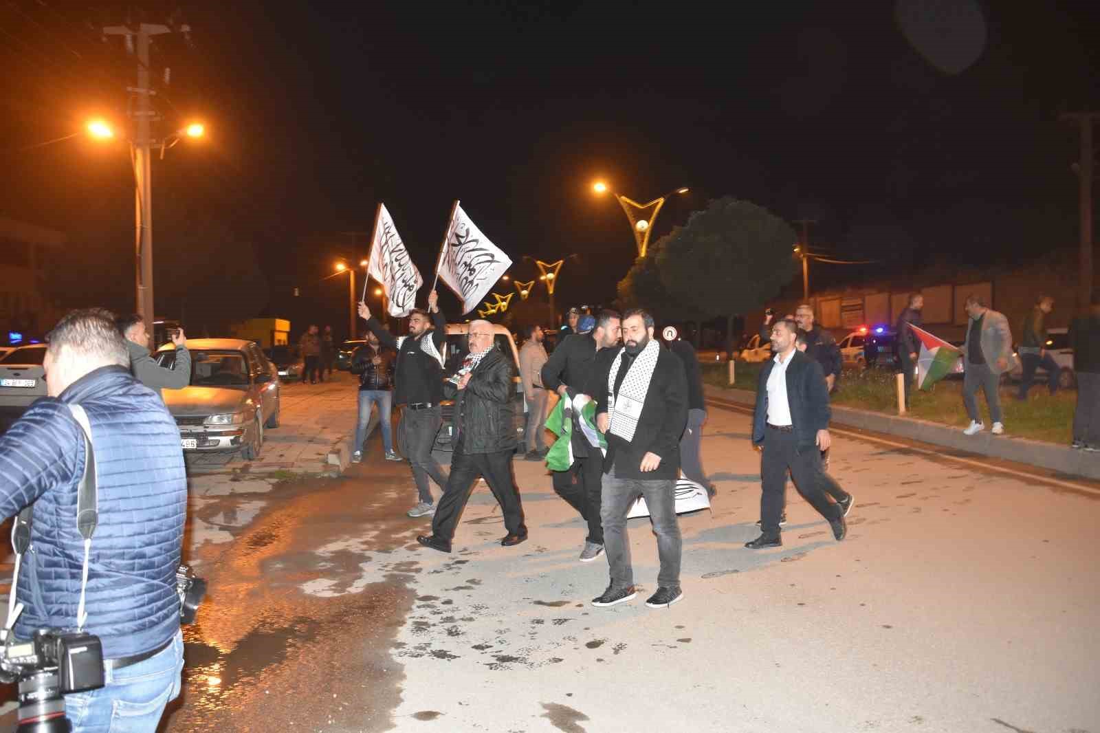 Bitlis&rsquo;te vatandaşlar İsrail&rsquo;i protesto etti
