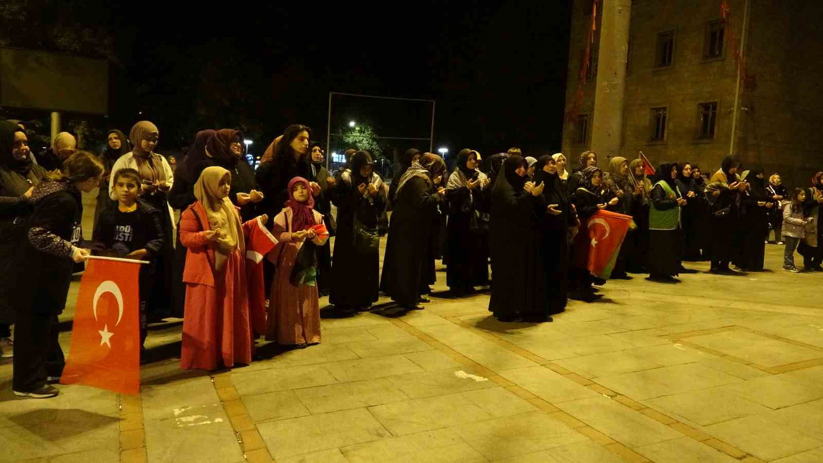 Gazze’de gerçekleştirilen hastane saldırısı Isparta’da protesto edildi