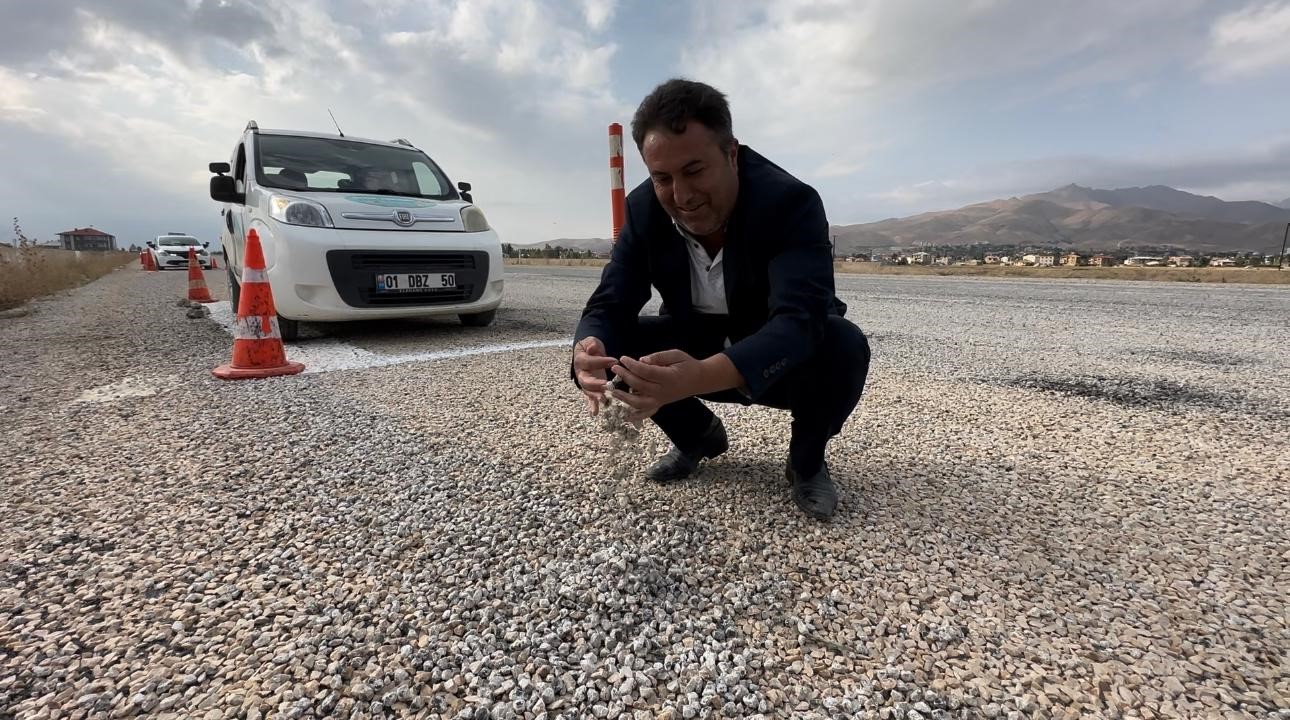 Başkan &Ccedil;oğa&ccedil;: &ldquo;Y&uuml;ksekova &ccedil;evre yolu &rsquo;&ouml;l&uuml;m yolu&rsquo; haline geldi&rdquo;
