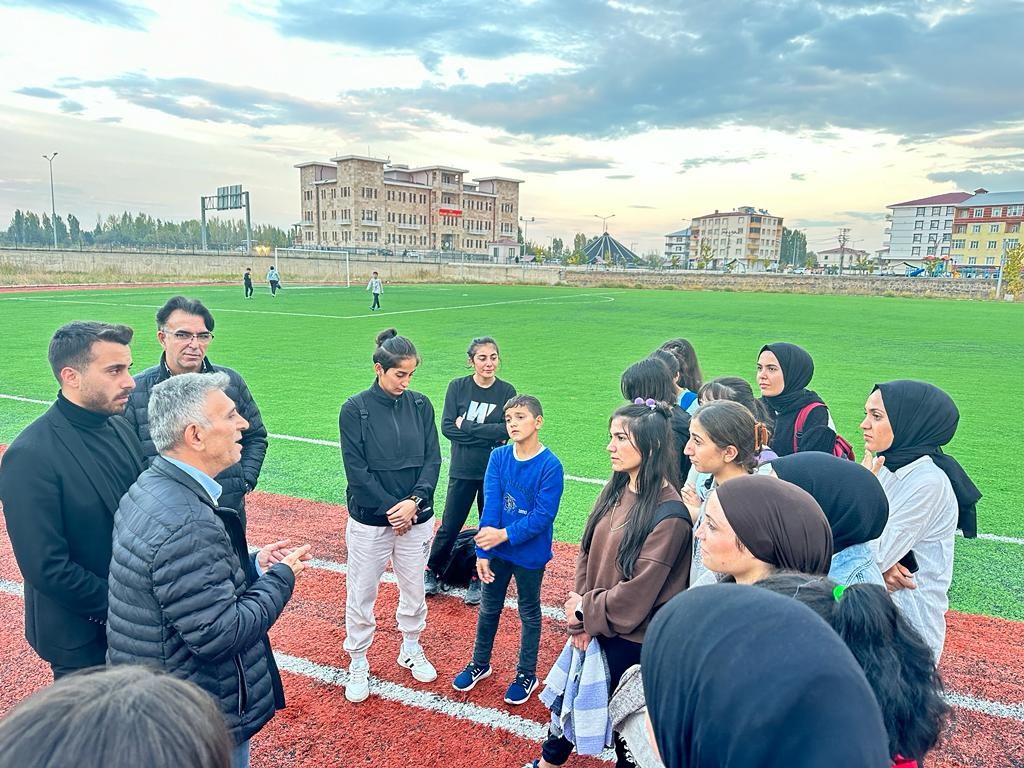 Bulanık’ta kadın futbol takımı kuruldu
