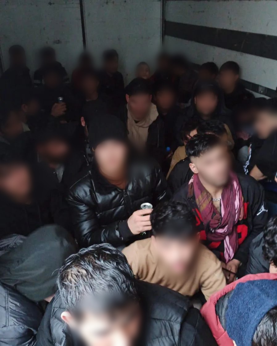 Kargo g&ouml;r&uuml;n&uuml;ml&uuml; ara&ccedil;ta ka&ccedil;ak g&ouml;&ccedil;menler &ccedil;ıktı
