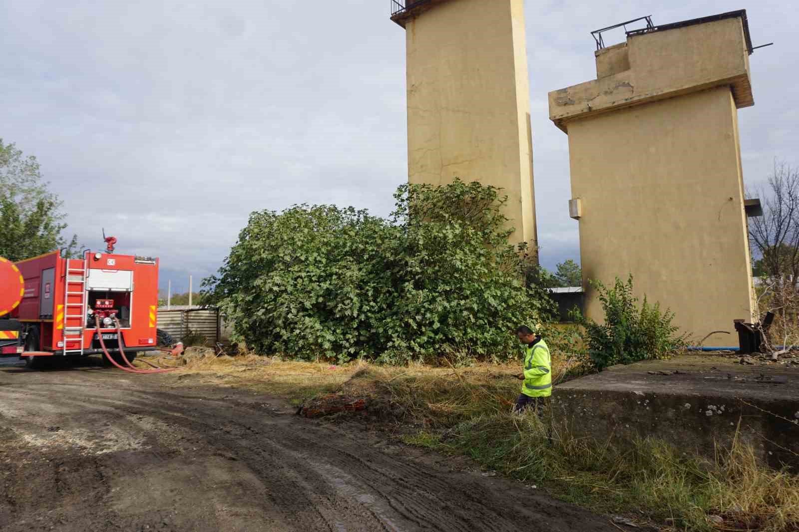 Tren istasyonunun eski ısıtma merkezinde yangın

