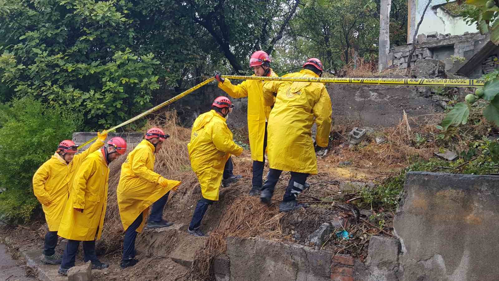 Karab&uuml;k&rsquo;te 6,5 b&uuml;y&uuml;kl&uuml;ğ&uuml;nde deprem tatbikatı yapıldı
