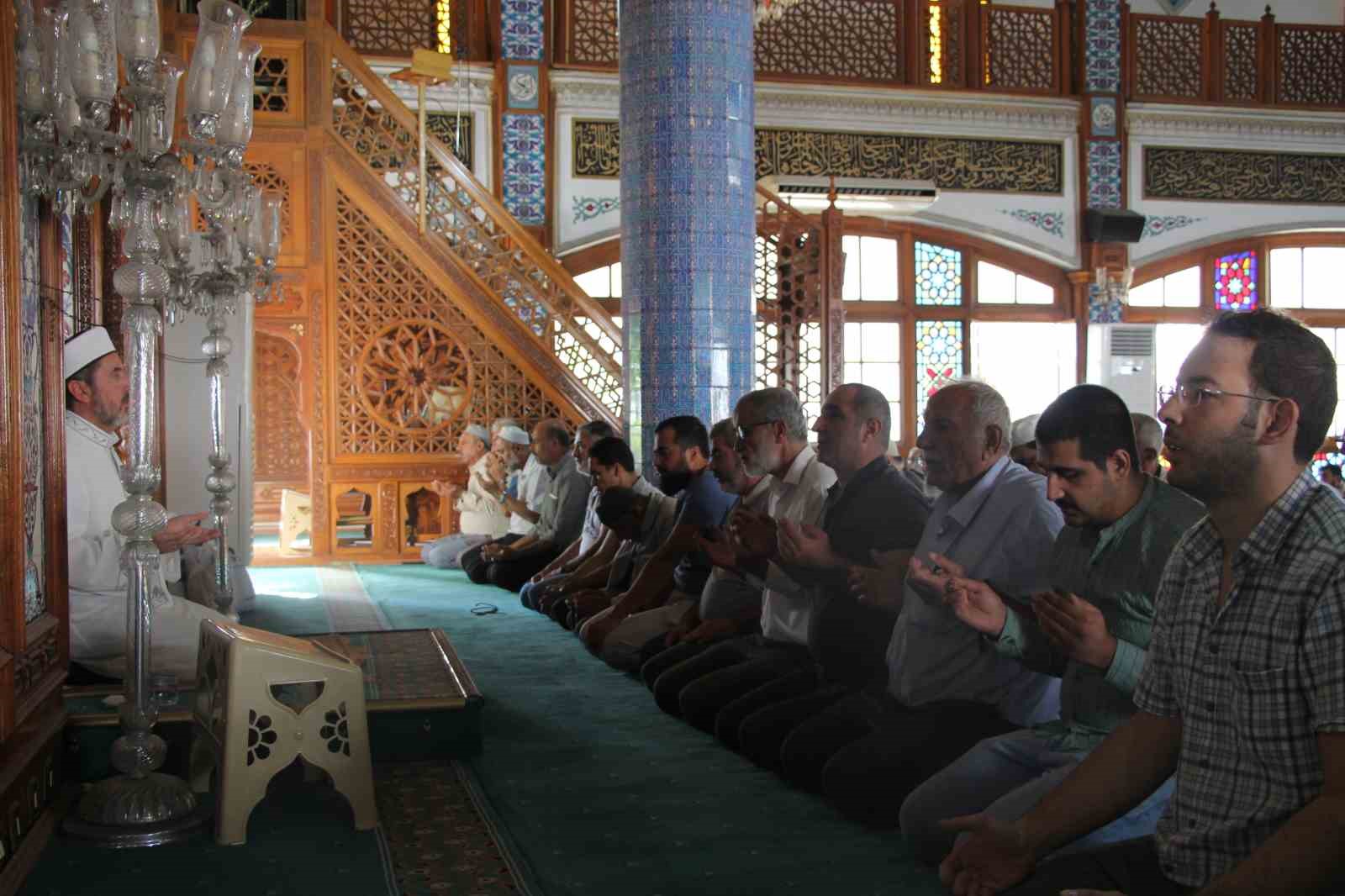 Mersin’de hayatını kaybeden Filistinliler için gıyabı cenaze namazı kılındı