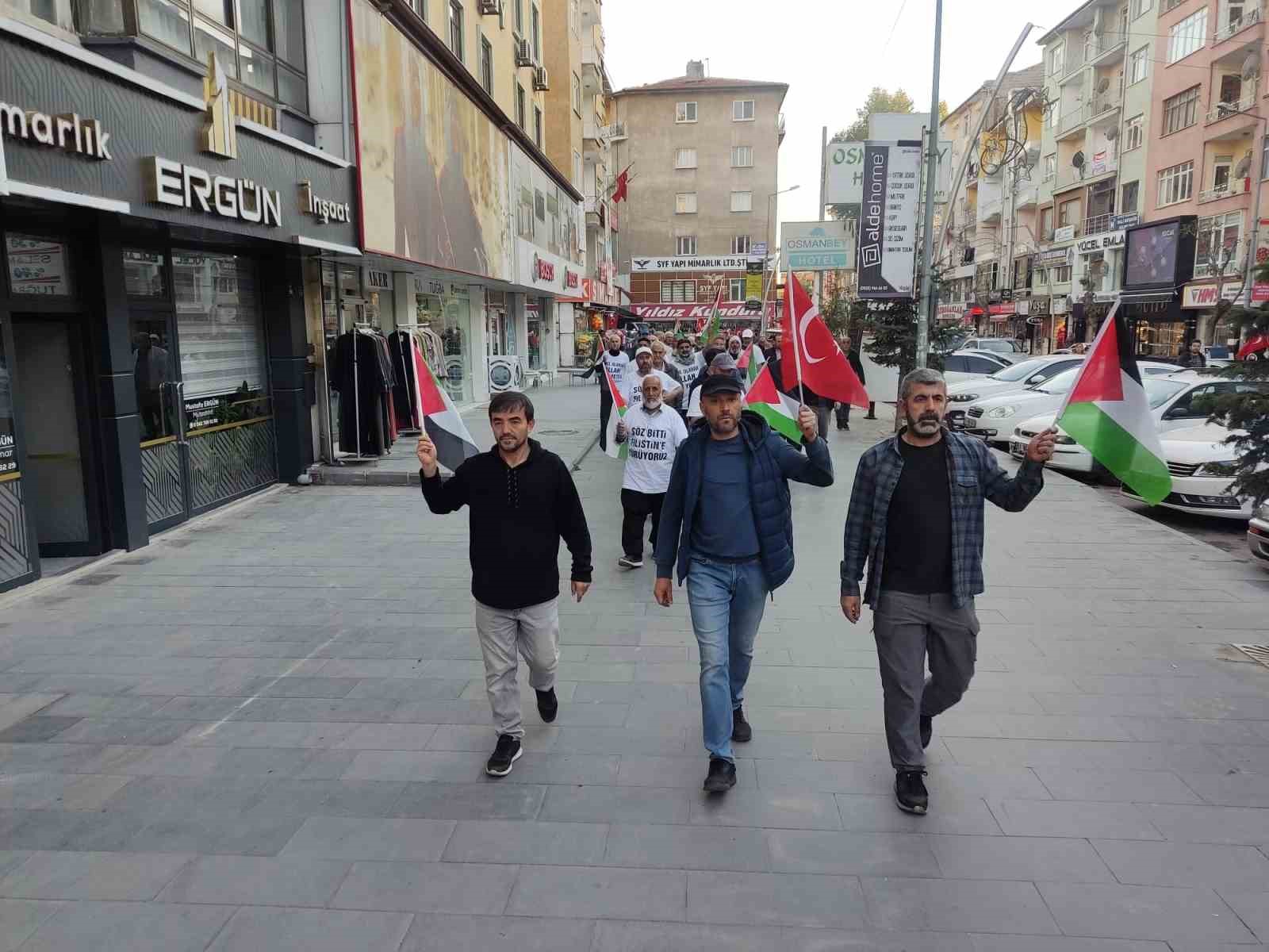 Filistin&rsquo;e doğru y&uuml;r&uuml;yen gruba Niğde&rsquo;den de katılanlar oldu
