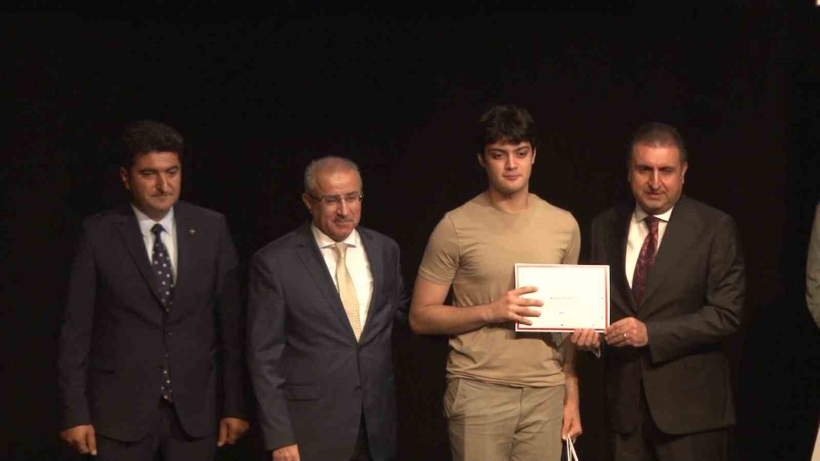 T&Uuml;BİTAK Uluslararası Bilim Olimpiyatları &ouml;d&uuml;lleri sahiplerini buldu
