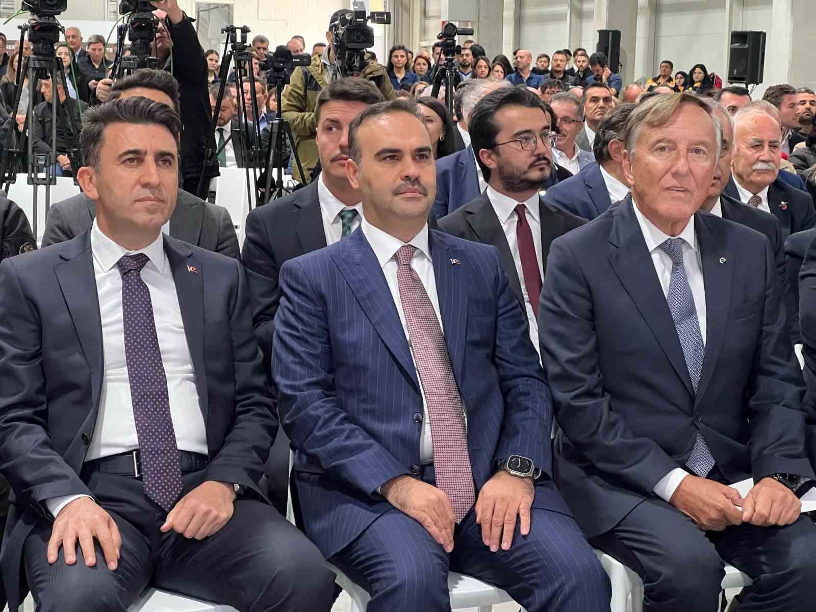 Bakan Kacır Bozüyük’e geldi