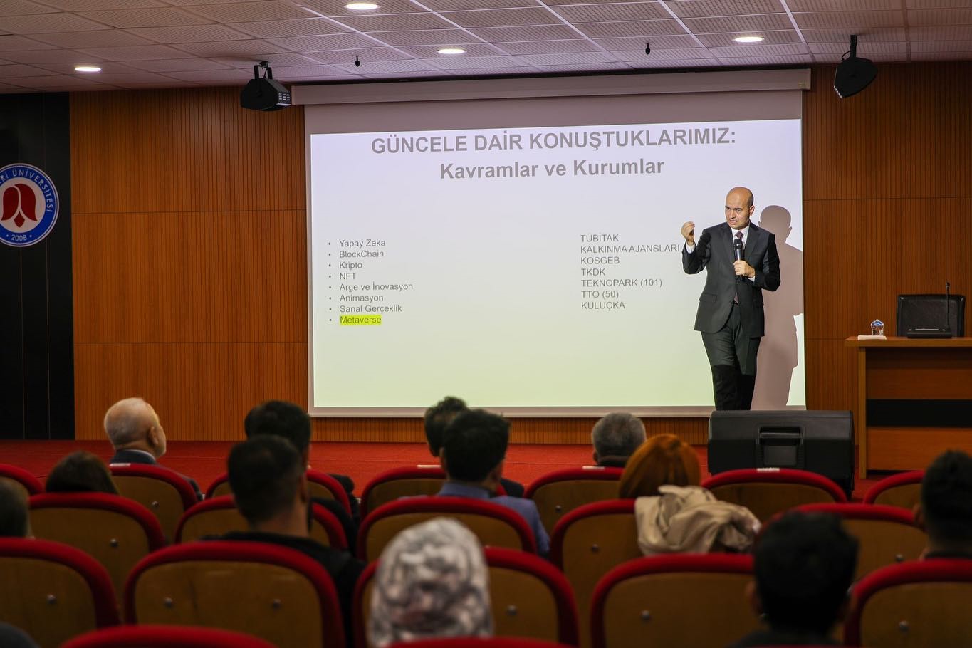 Kütahya Teknokent Genel Müdürü Öz, Hakkâri’deki söyleşiye konuşmacı olarak katıldı