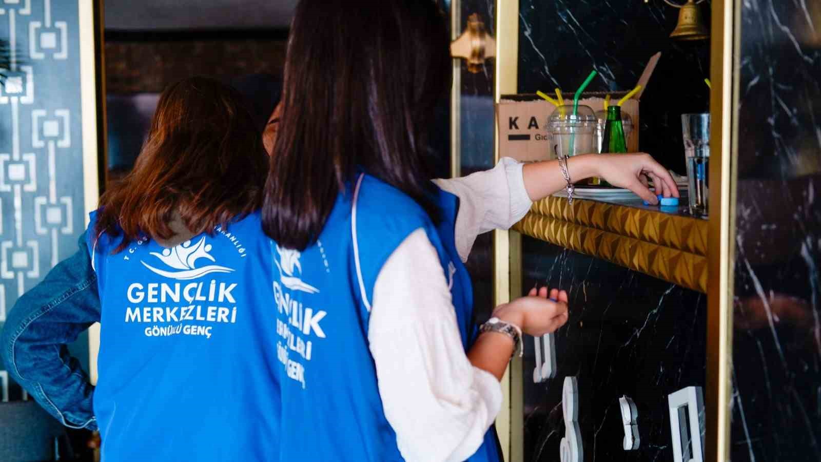 Kırıkkale&rsquo;de Gen&ccedil;lik Merkezi g&ouml;n&uuml;ll&uuml;lerinden mavi kapak seferberliği
