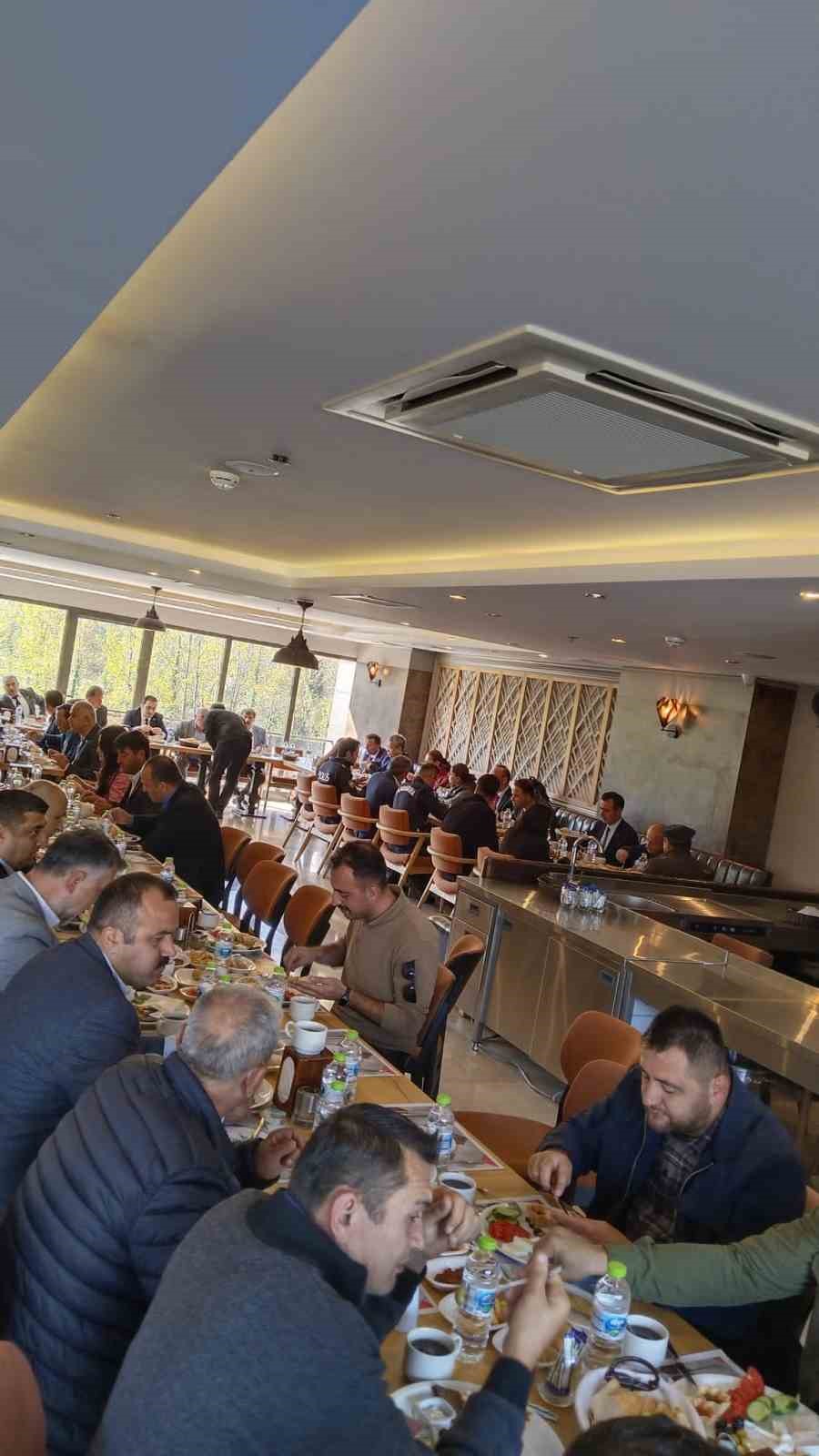 Kaymakam Taşpınar muhtarlar ile bir araya geldi
