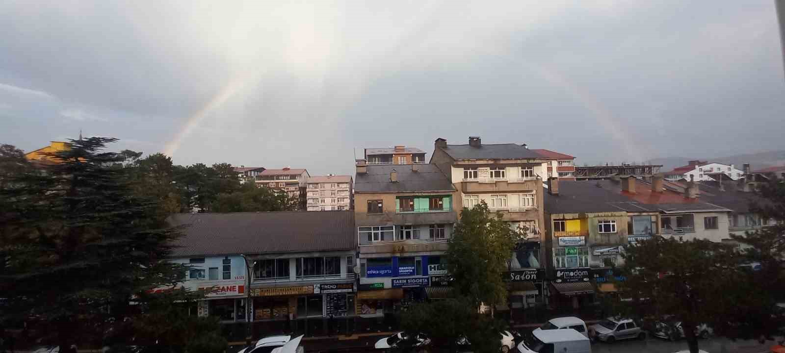 Tatvan’da gökkuşağı güzelliği