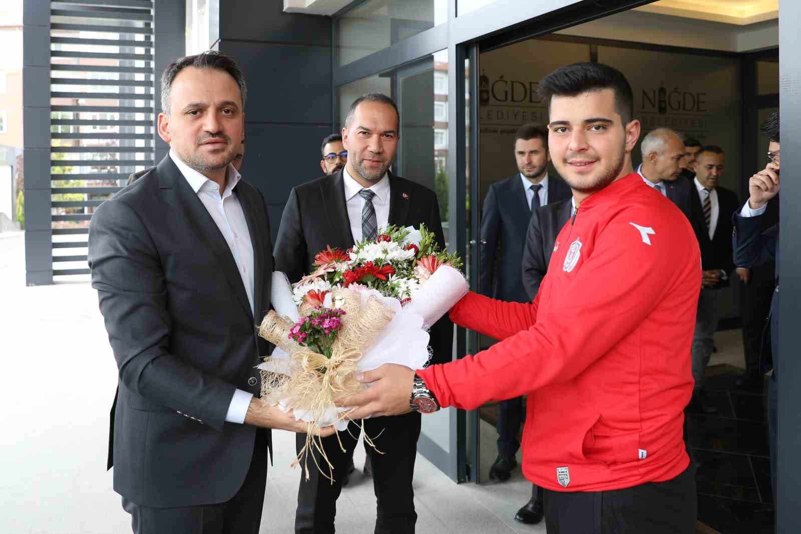 Bakan Yardımcısı Eminoğlu&rsquo;ndan Niğde Belediyesi&rsquo;ne ziyaret
