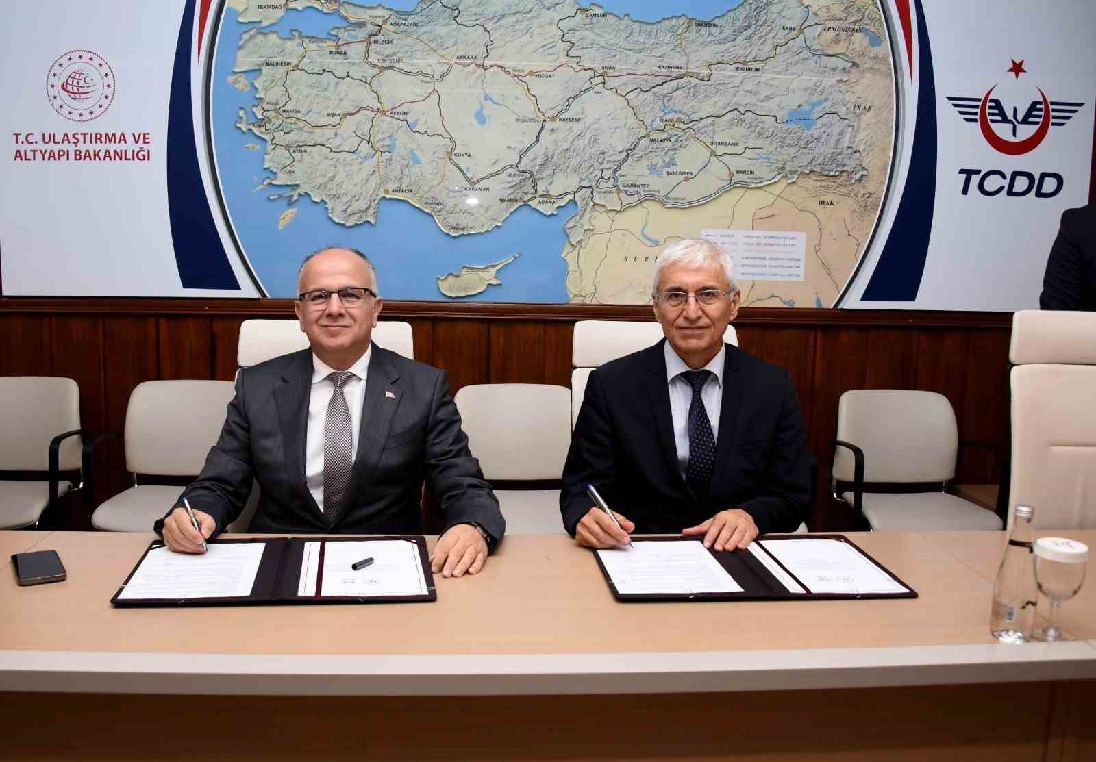 EST&Uuml; ile TCDD Genel M&uuml;d&uuml;rl&uuml;ğ&uuml; arasında sekt&ouml;rel eğitim işbirliği protokol&uuml; imzalandı
