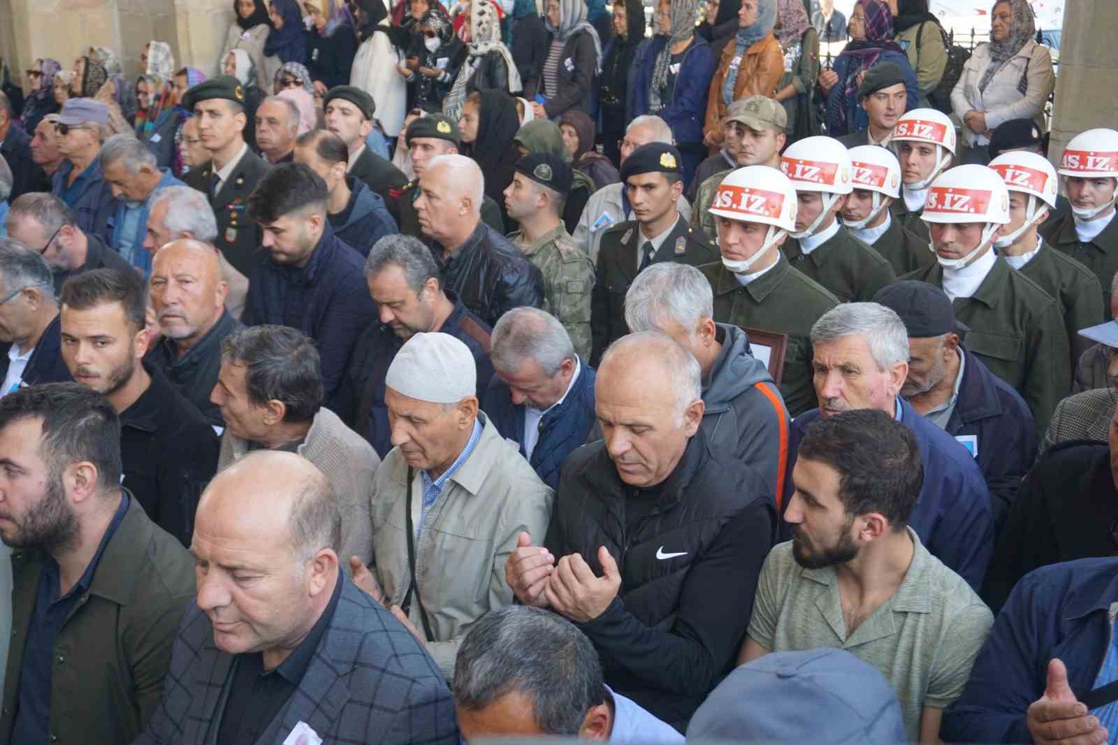 Emekli astsubay, askeri törenle son yolculuğuna uğurlandı