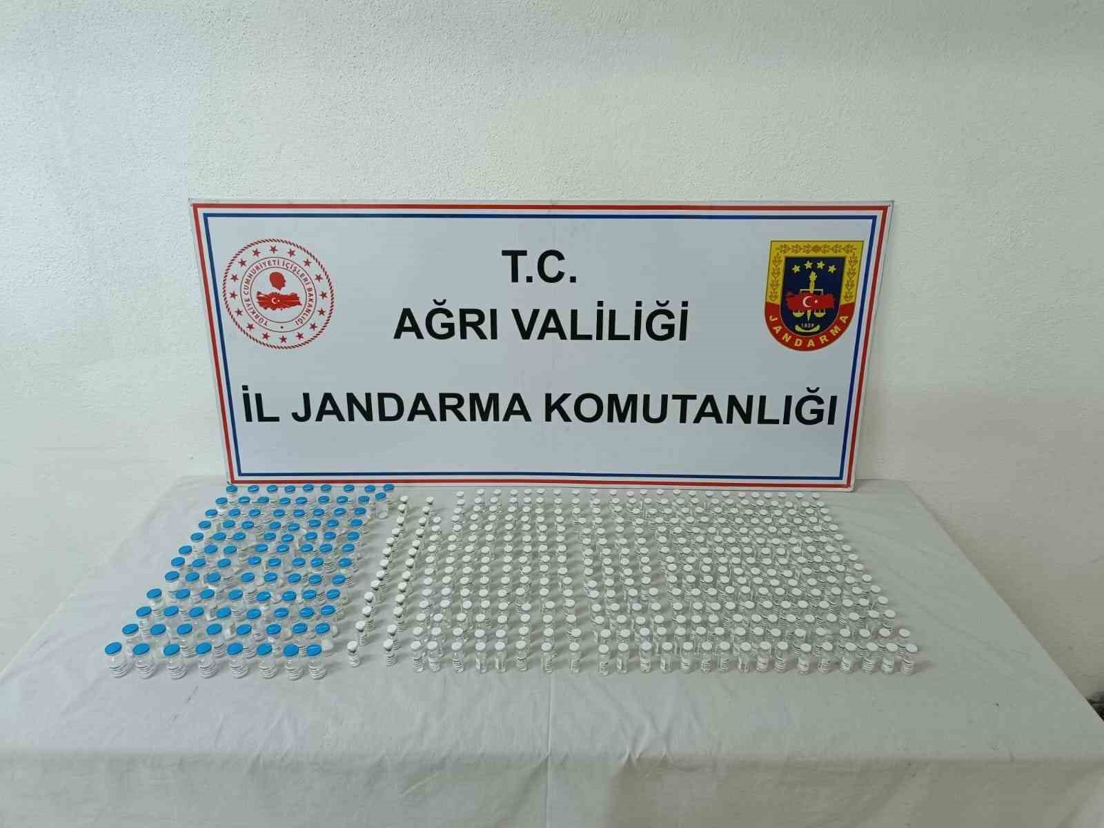 Ağrı’da 1 milyon liralık kaçak botoks malzemesi ele geçirildi