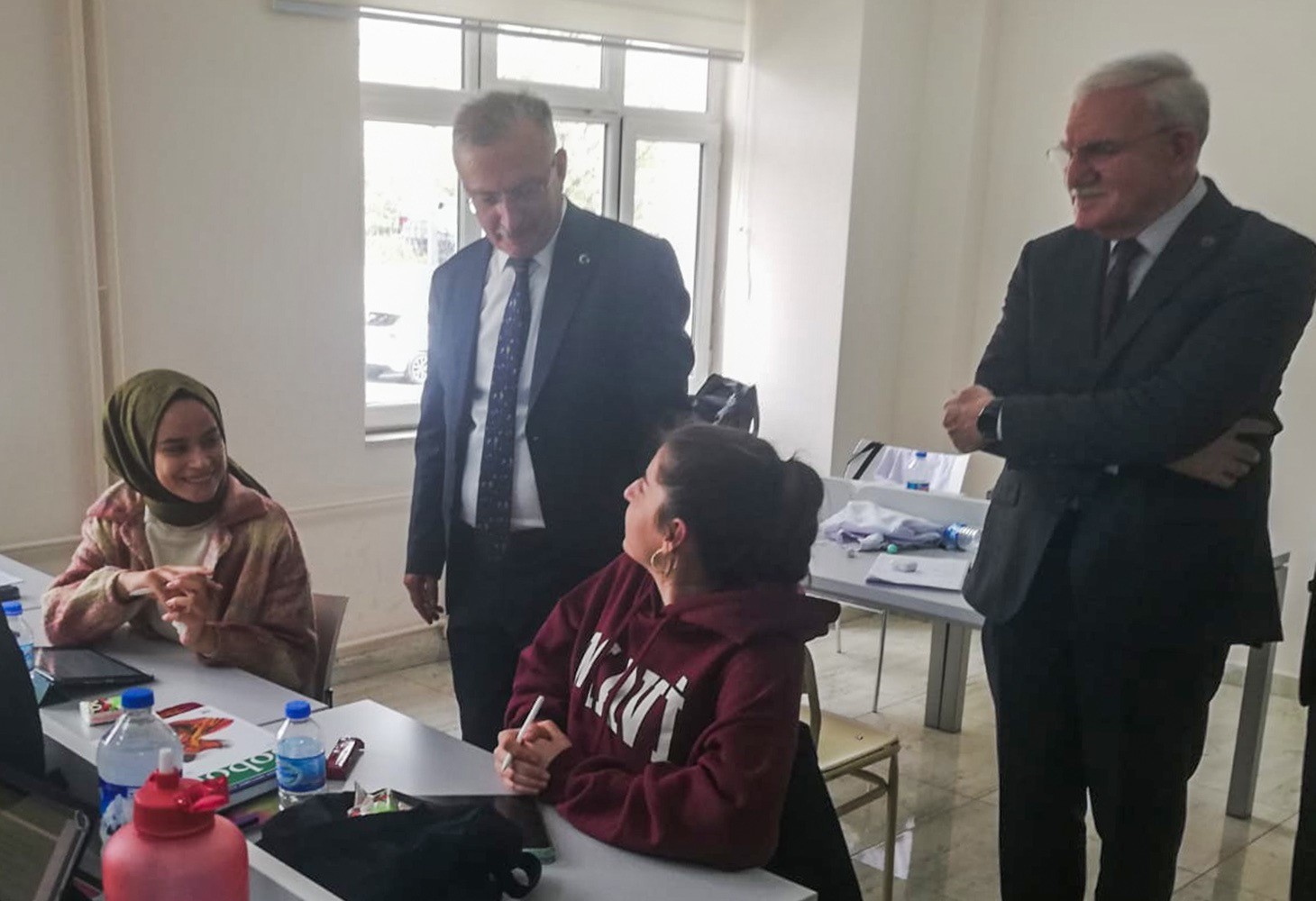 Rekt&ouml;r Levent Tıp Fak&uuml;ltesi &ouml;ğrencileriyle bir araya geldi
