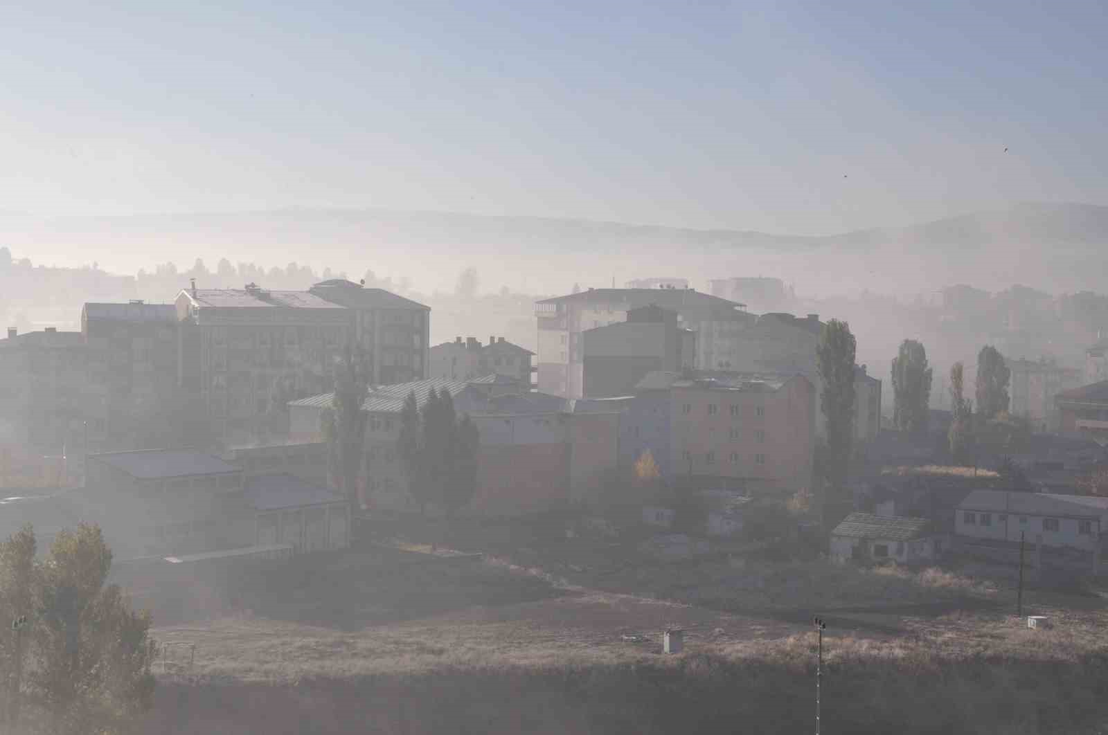Kars sis bulutları arasında kayboldu
