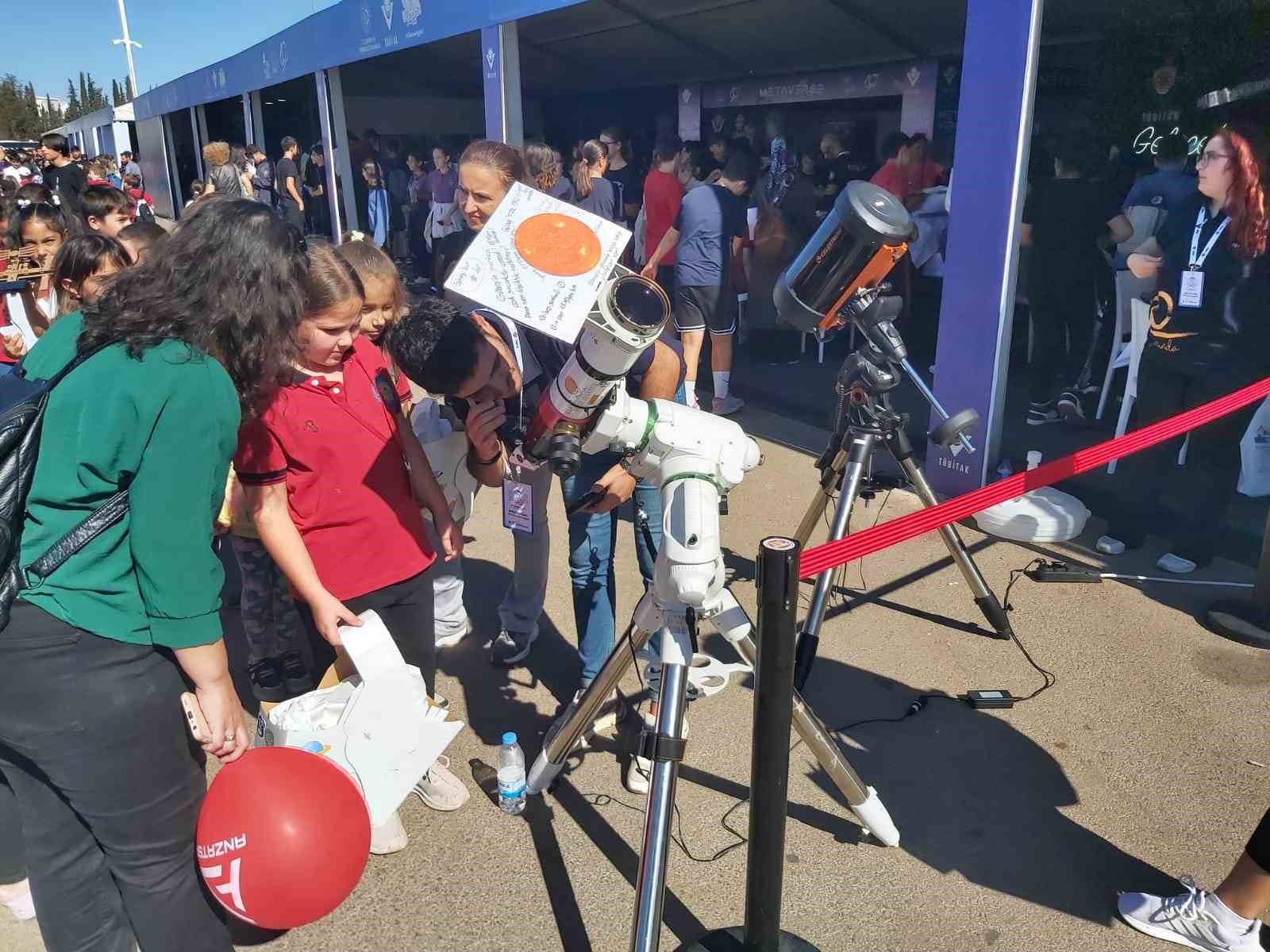 Bilim festivalinde D&uuml;zce &Uuml;niversitesi&rsquo;ne yoğun ilgi
