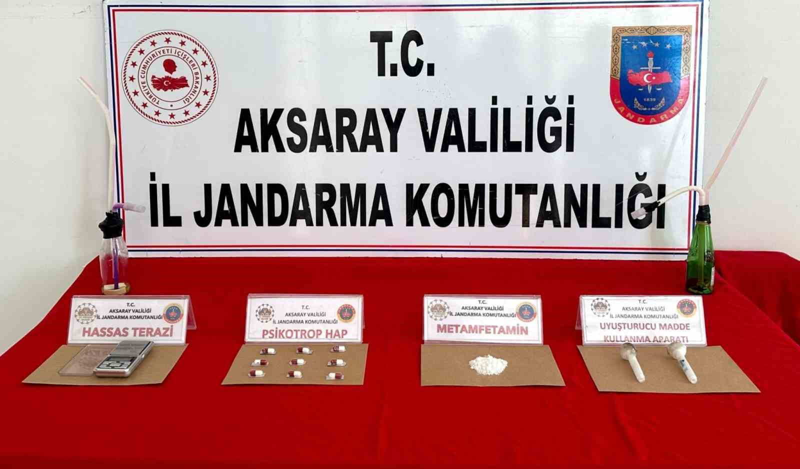 Jandarmanın uyuşturucu operasyonunda 1&rsquo;i kadın 2 kişi tutuklandı

