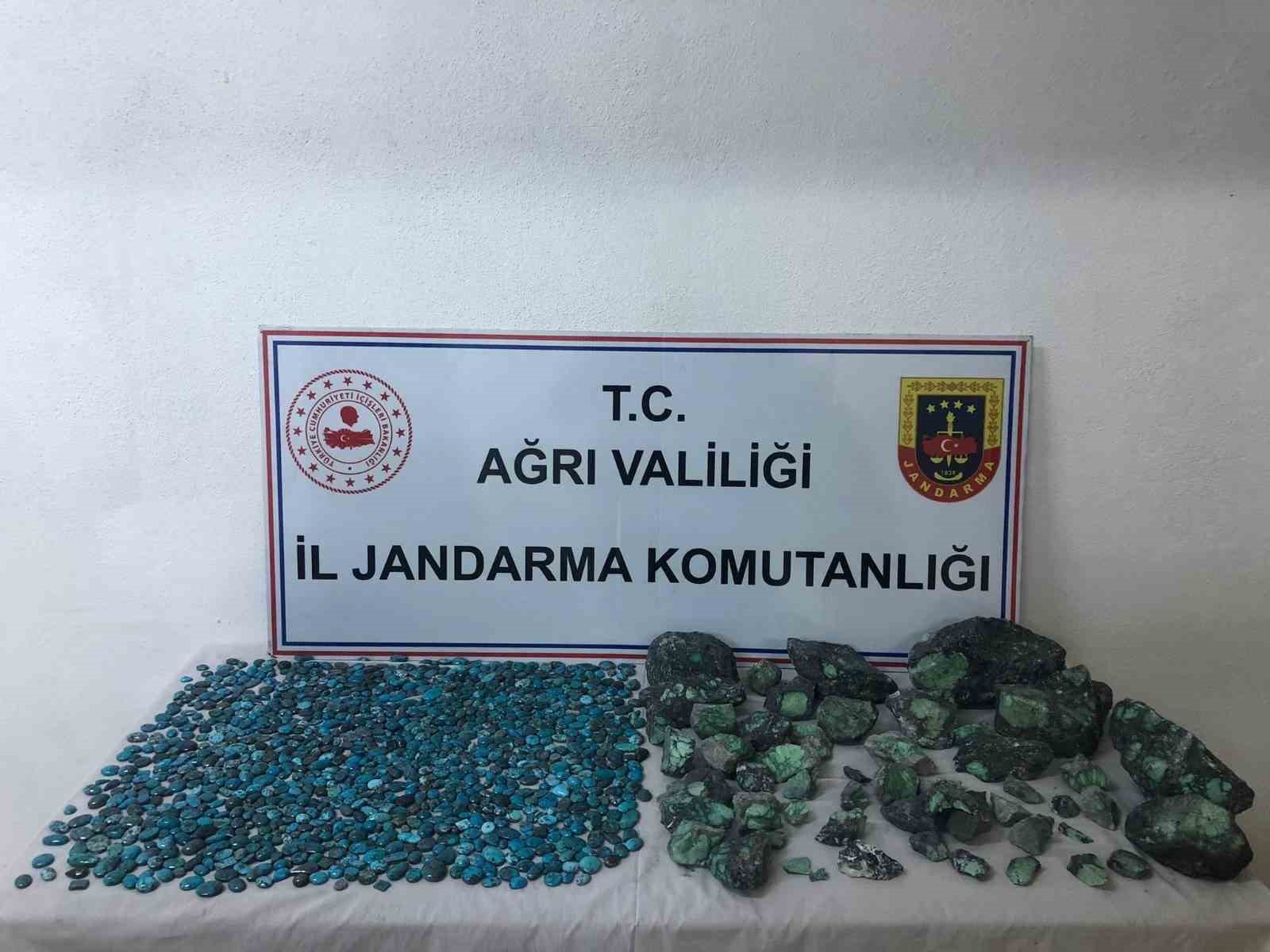 Ağrı’da 1 milyon 137 bin lira değerinde taş ele geçirildi