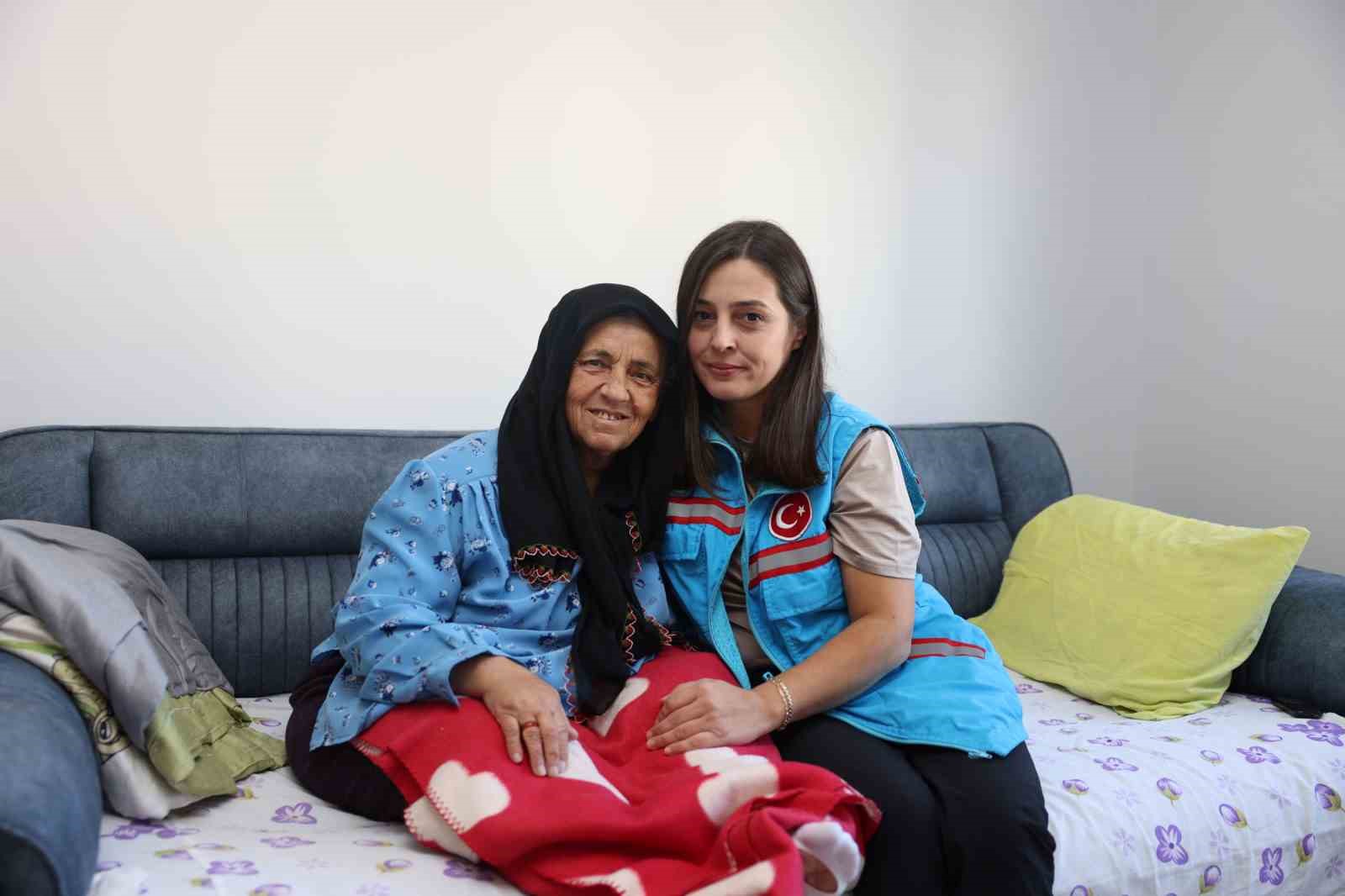 G&ouml;lbaşı Belediyesinin sağlık ekiplerinden evde tedavi hizmeti
