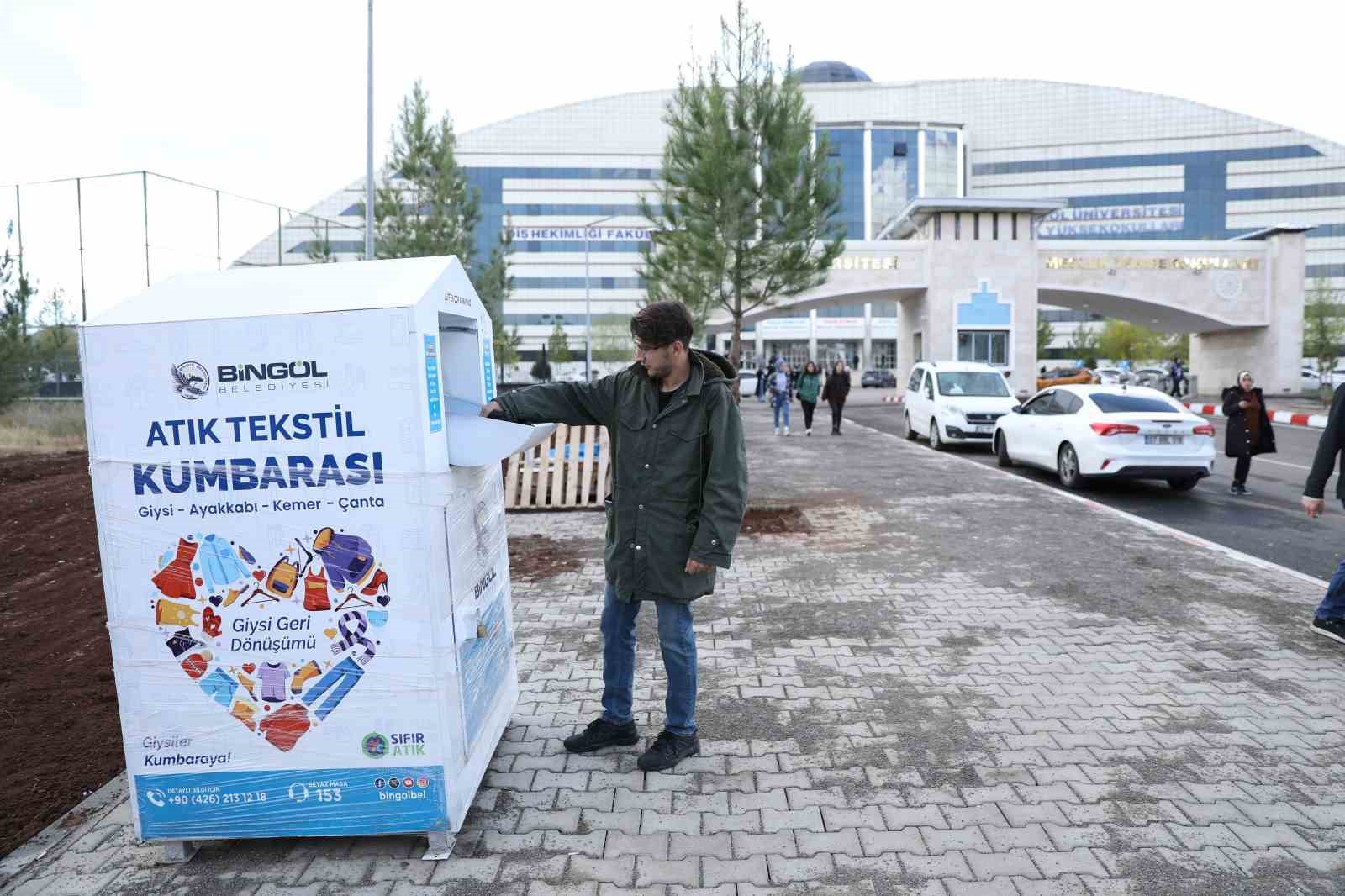 Bing&ouml;l&rsquo;de kullanılmış kıyafetler ekonomiye kazandırılıyor
