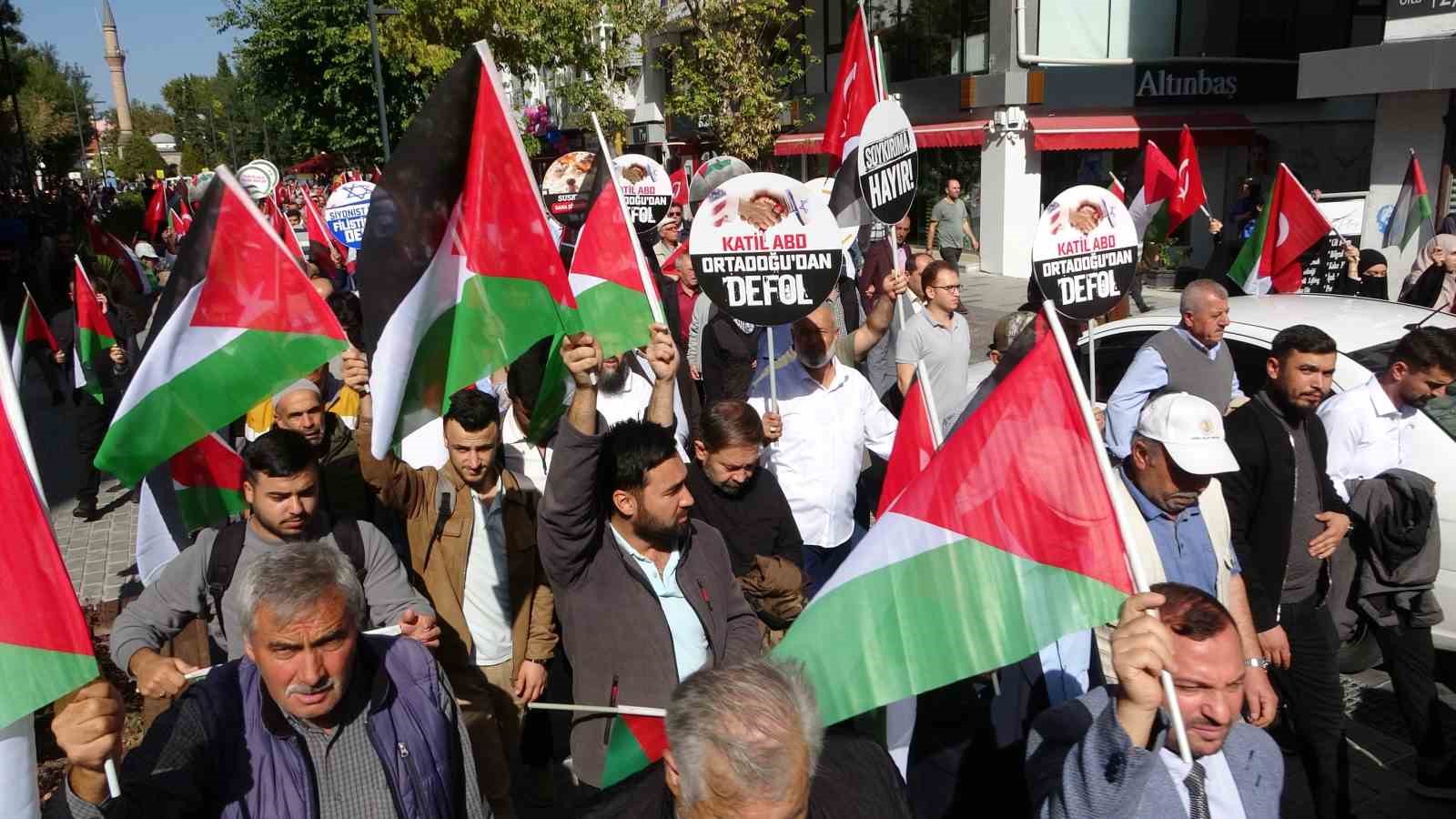 Uşak’ta Filistin’e destek yürüyüşü