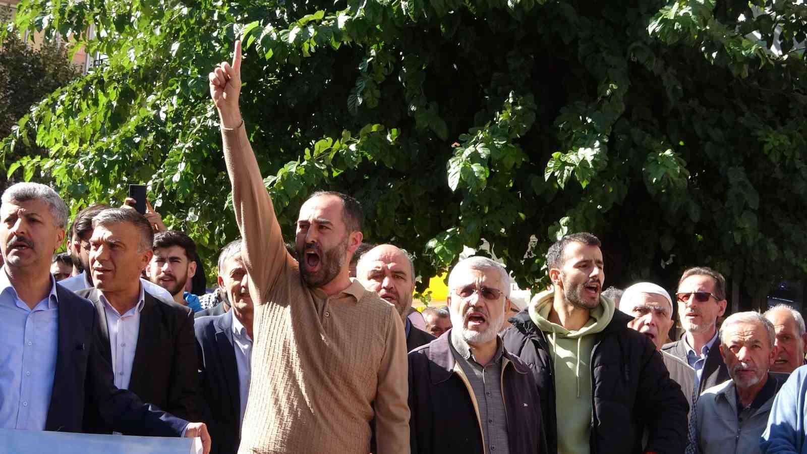 Gazze’ye gerçekleştirilen saldırılar Isparta’da protesto edildi