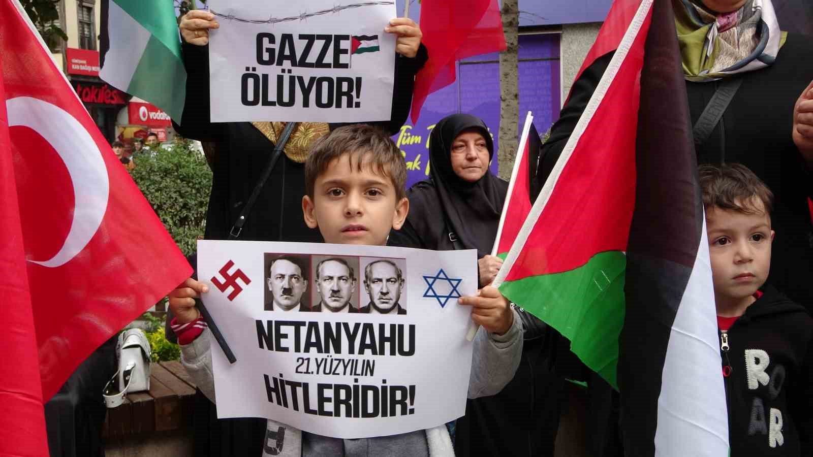 G&uuml;m&uuml;şhane&rsquo;de kadınlar Filistin&rsquo;e destek i&ccedil;in oturma eylemi başlattı
