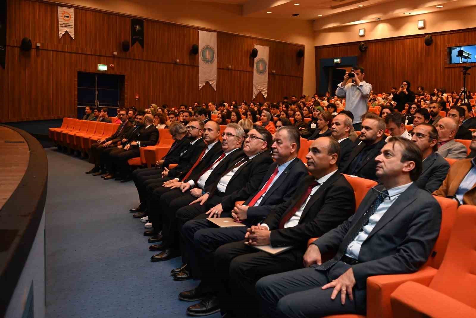 &lsquo;Eğitimde Yeni Yaklaşımlar &Ouml;ğrenci Kongresi&rsquo;nin a&ccedil;ılışı ger&ccedil;ekleştirildi
