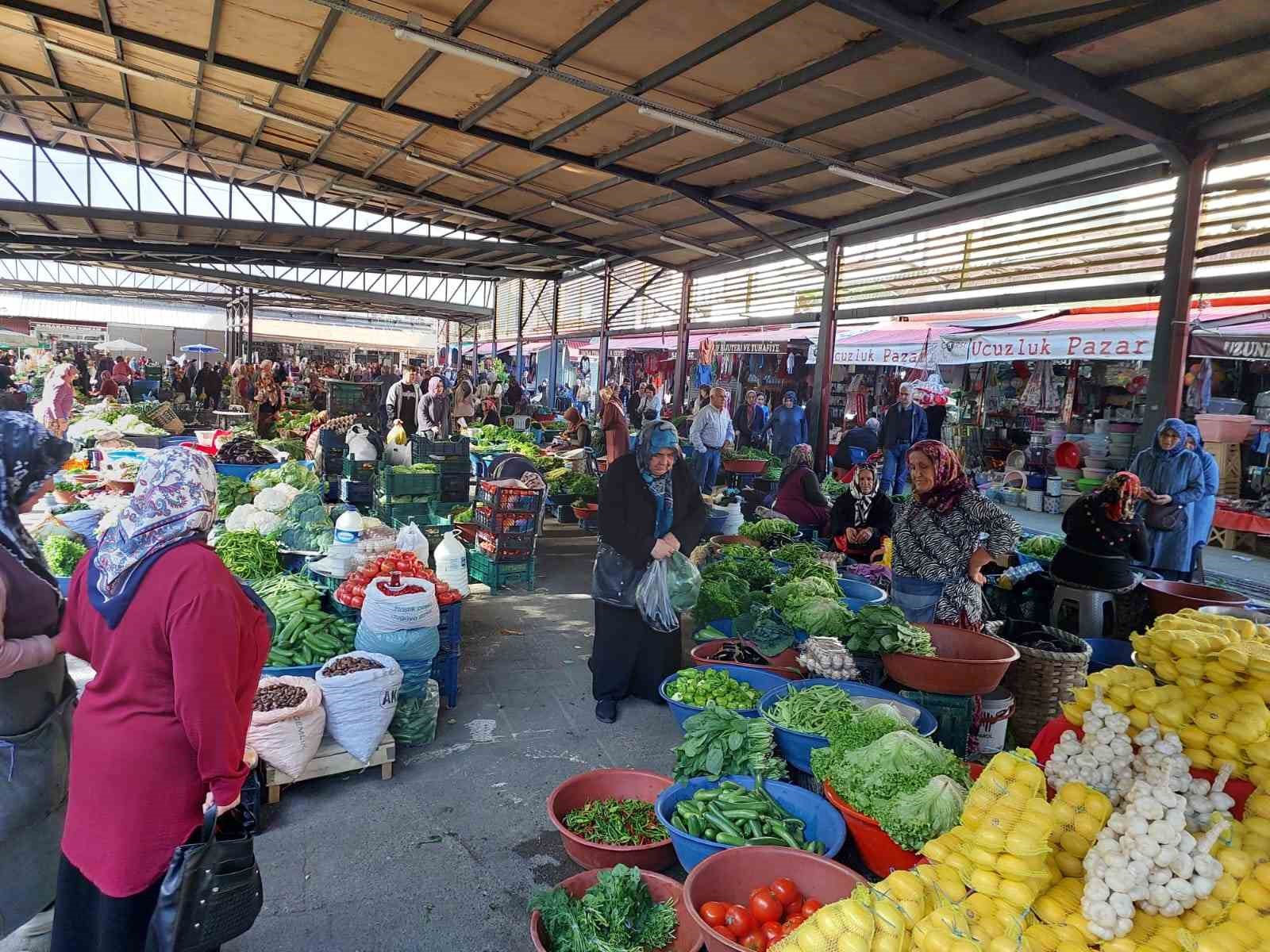 Kdz. Ereğli’de fiyatlar düştü, halk pazara akın etti