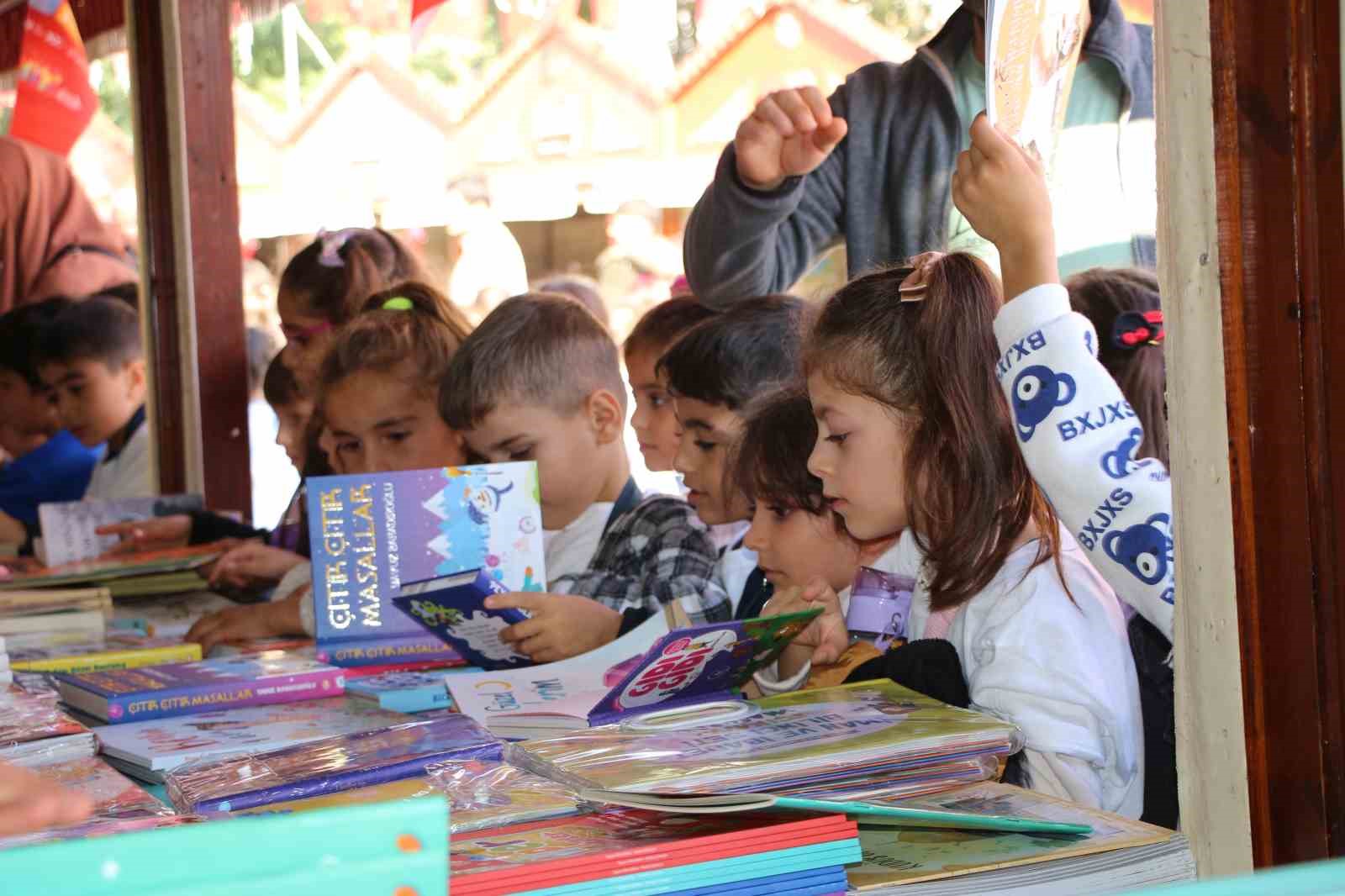 Batman’da 6. Kitap Fuarı ve Kültür Sanat Festivali düzenlendi