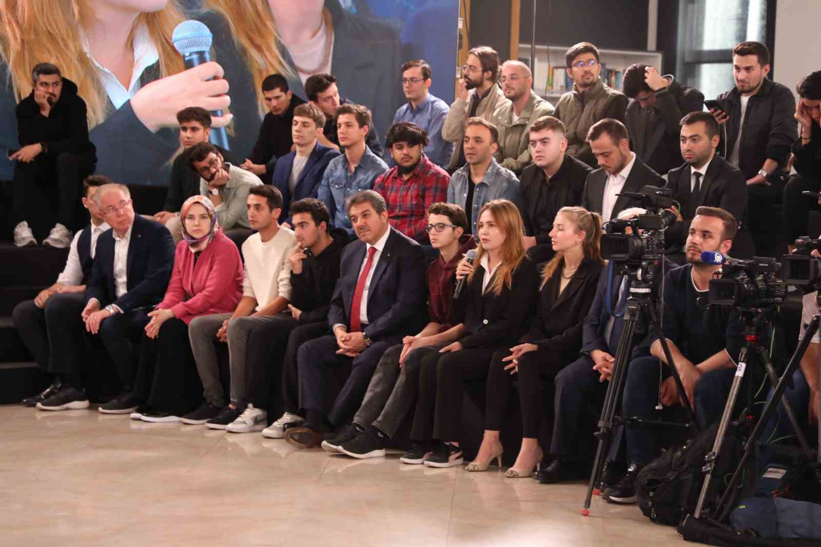 TBMM Başkanı Kurtulmuş: “Filistin’de yaşananlar hepimizin yüreğini sızlatıyor içimiz kan ağlıyor"