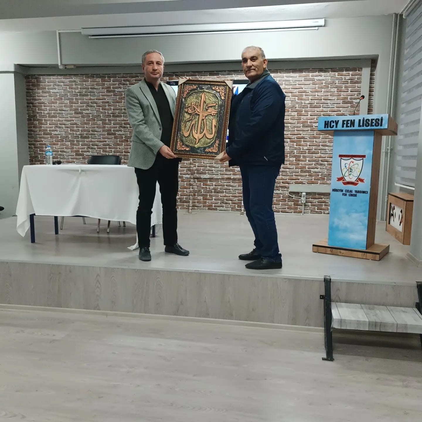 Ağrı&rsquo;da &ldquo;İnsan, İnsanın G&ouml;lgesinde Yetişir&rdquo; temalı seminerler ger&ccedil;ekleştirildi
