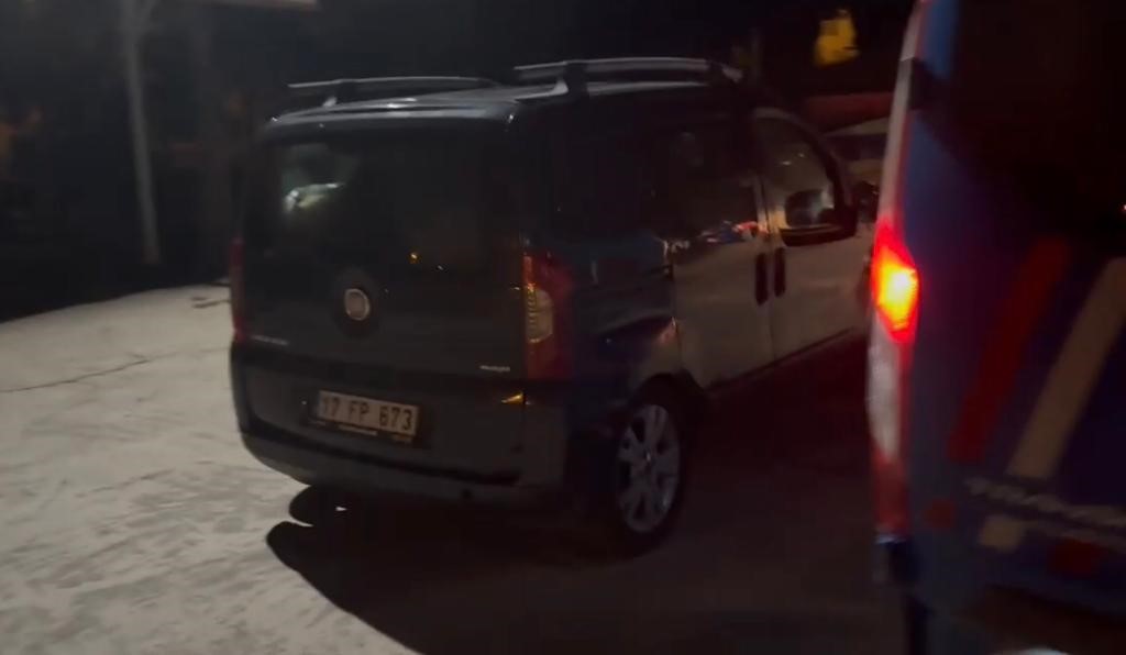 Ayvacık&rsquo;ta 9 ka&ccedil;ak g&ouml;&ccedil;men ile 2 organizat&ouml;r yakalandı
